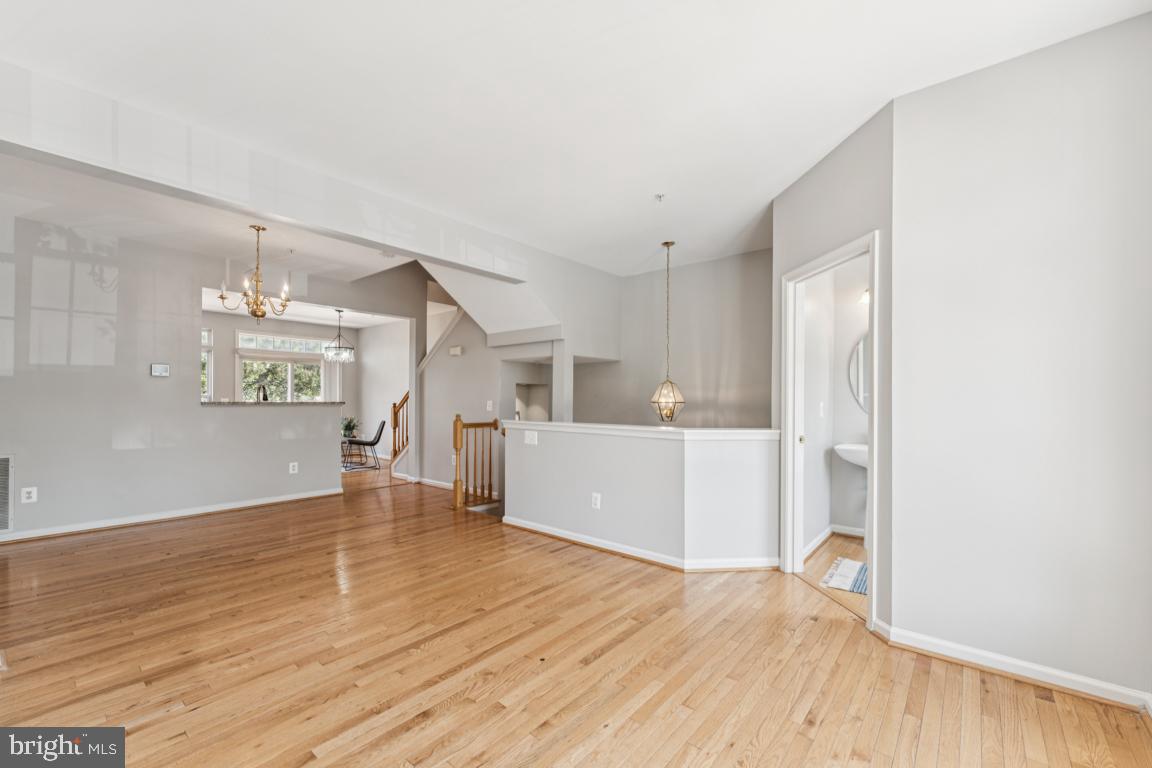 HUNTINGTON GROVE - Residential