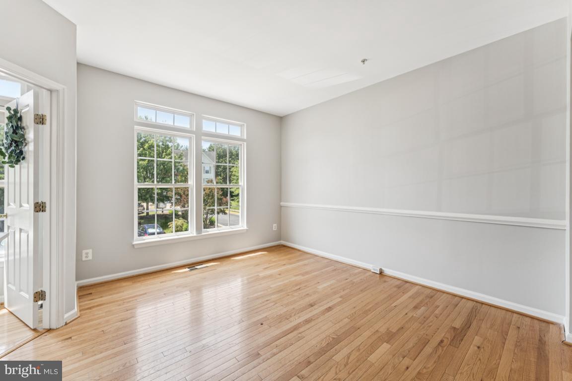 HUNTINGTON GROVE - Residential