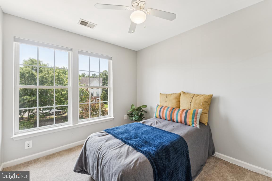 HUNTINGTON GROVE - Residential