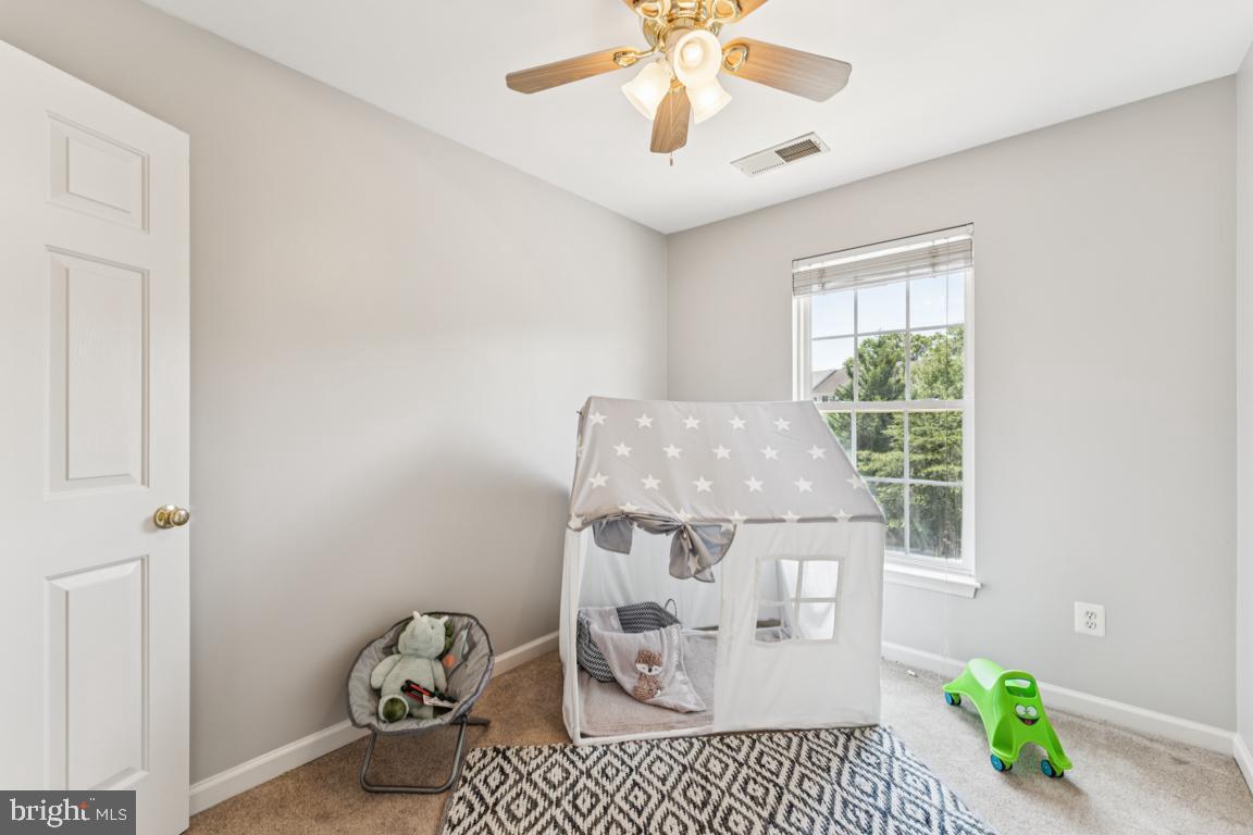 HUNTINGTON GROVE - Residential