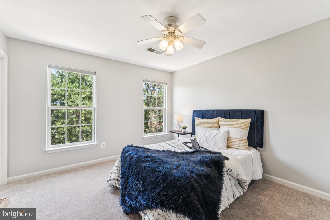 HUNTINGTON GROVE - Residential