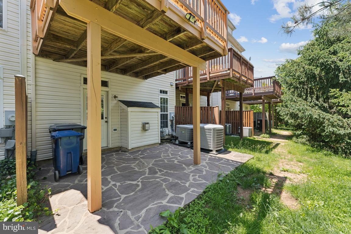 HUNTINGTON GROVE - Residential