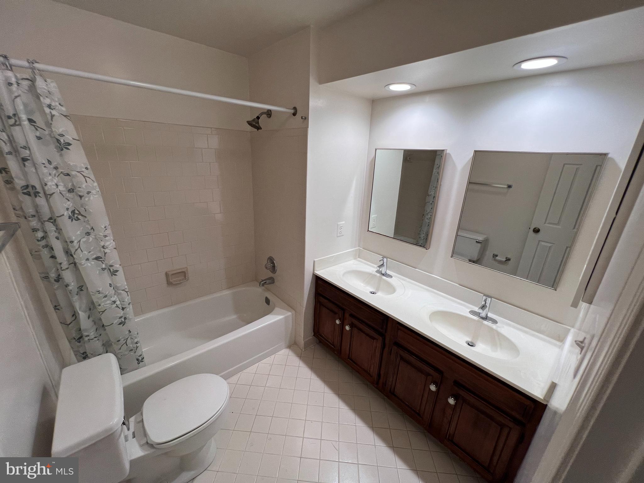 POTOMAC OUTSIDE - Residential Lease