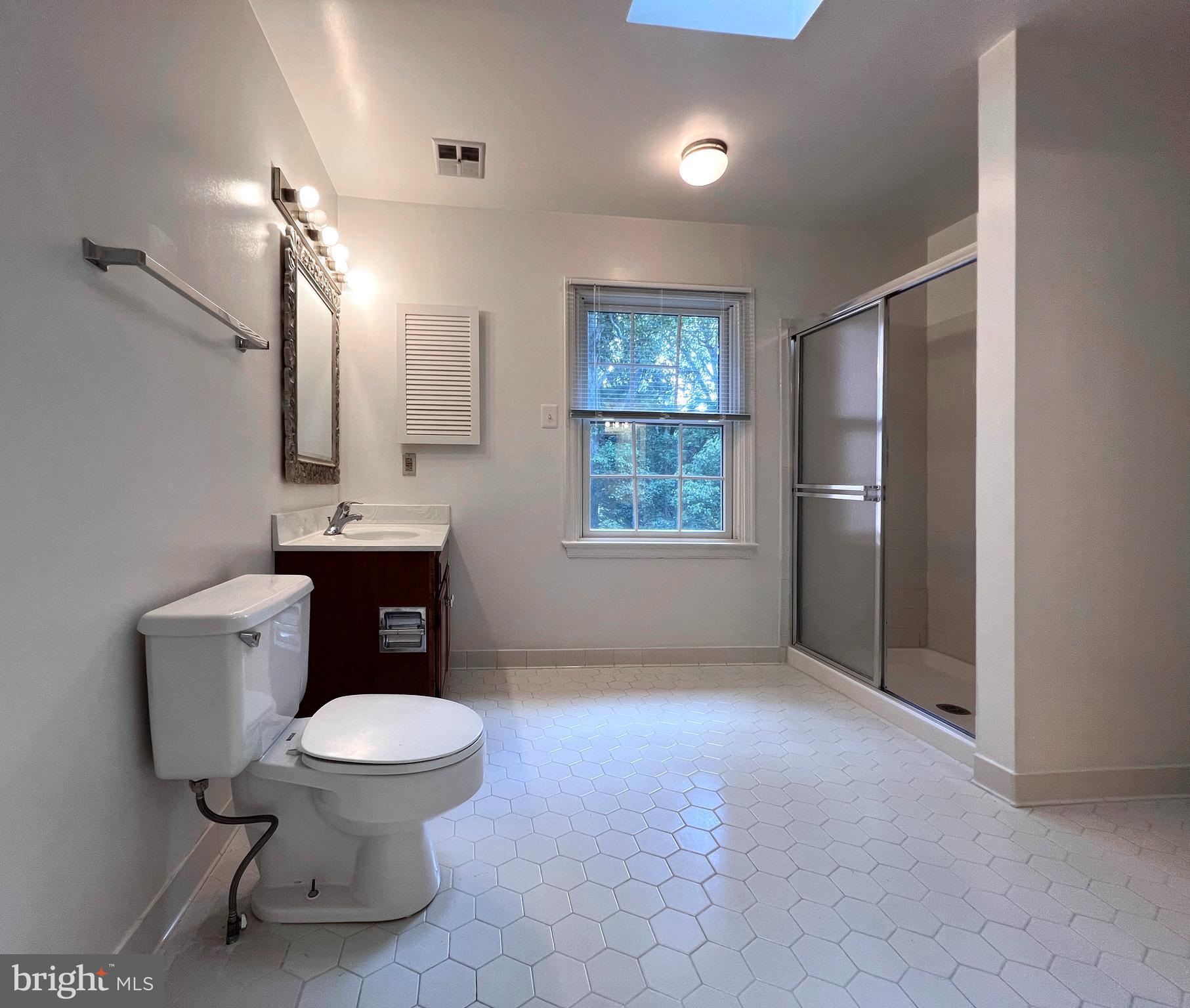 POTOMAC OUTSIDE - Residential Lease