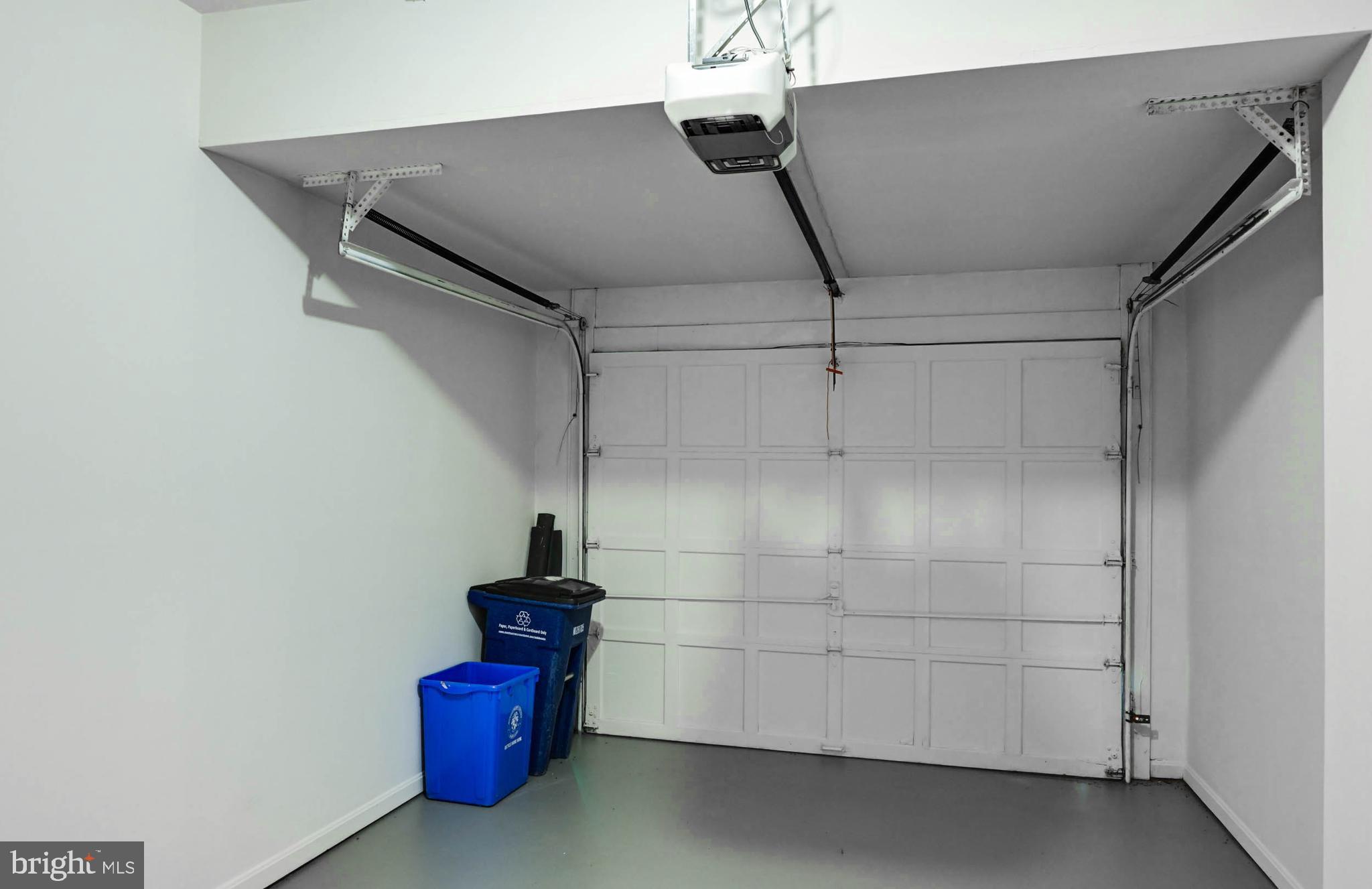 POTOMAC OUTSIDE - Residential Lease