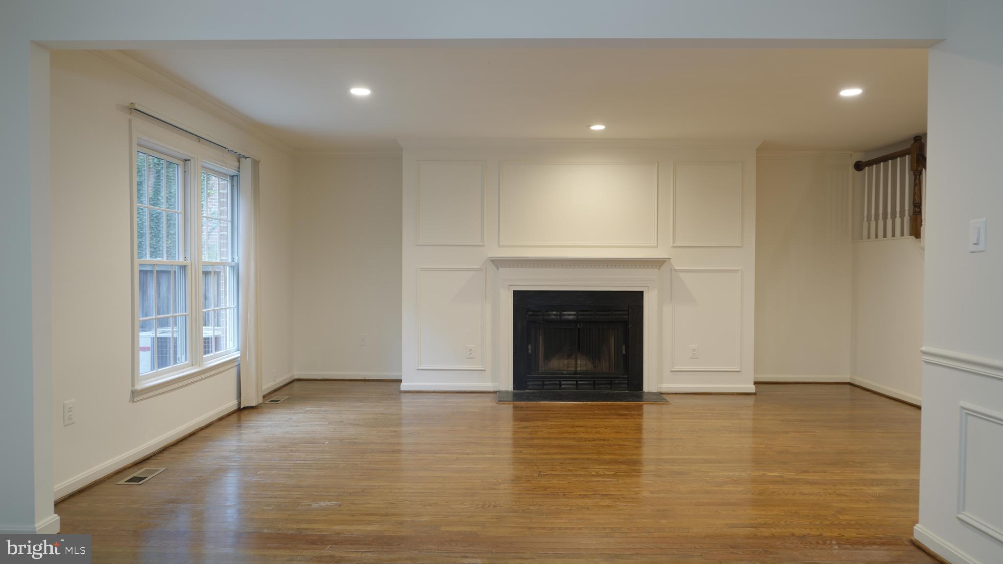 POTOMAC OUTSIDE - Residential Lease