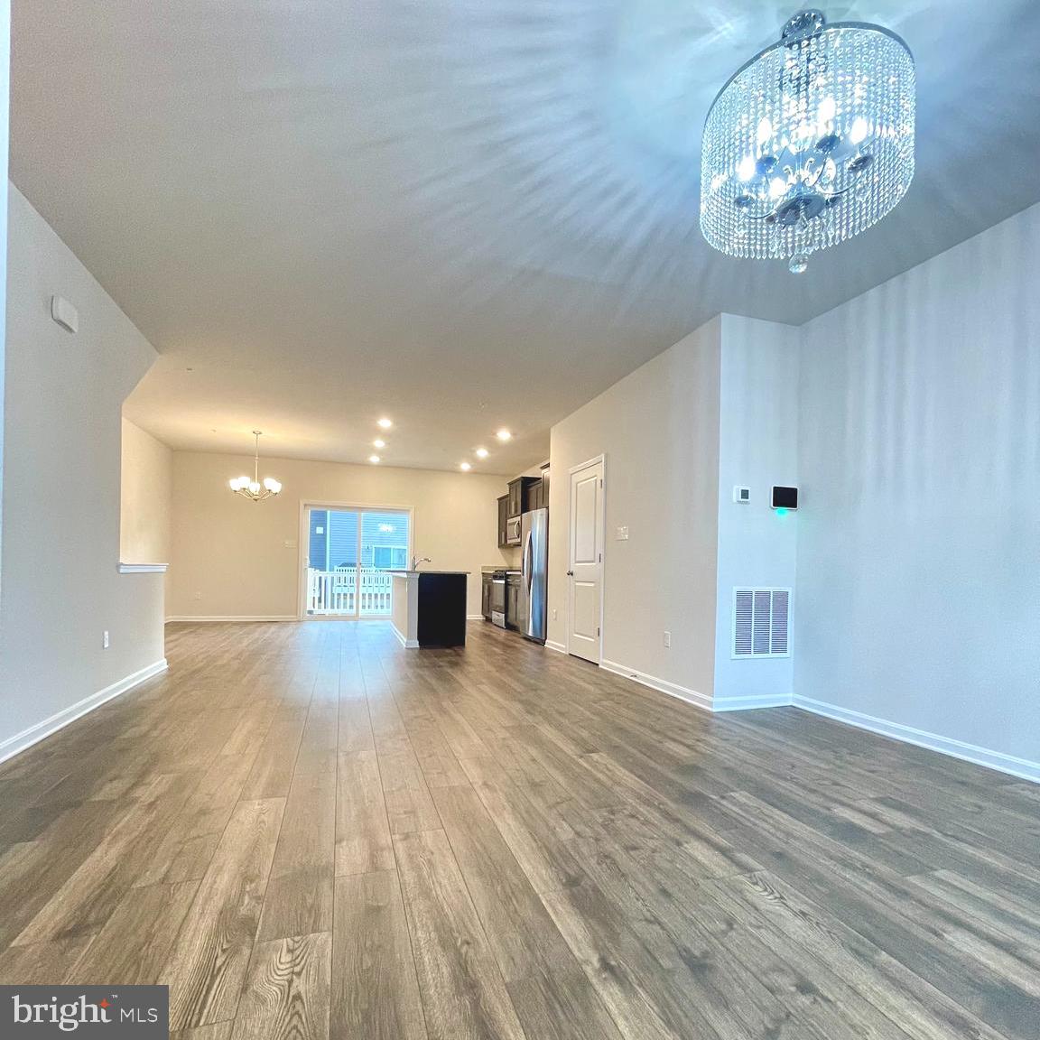 WOODMORE OVERLOOK - Residential Lease