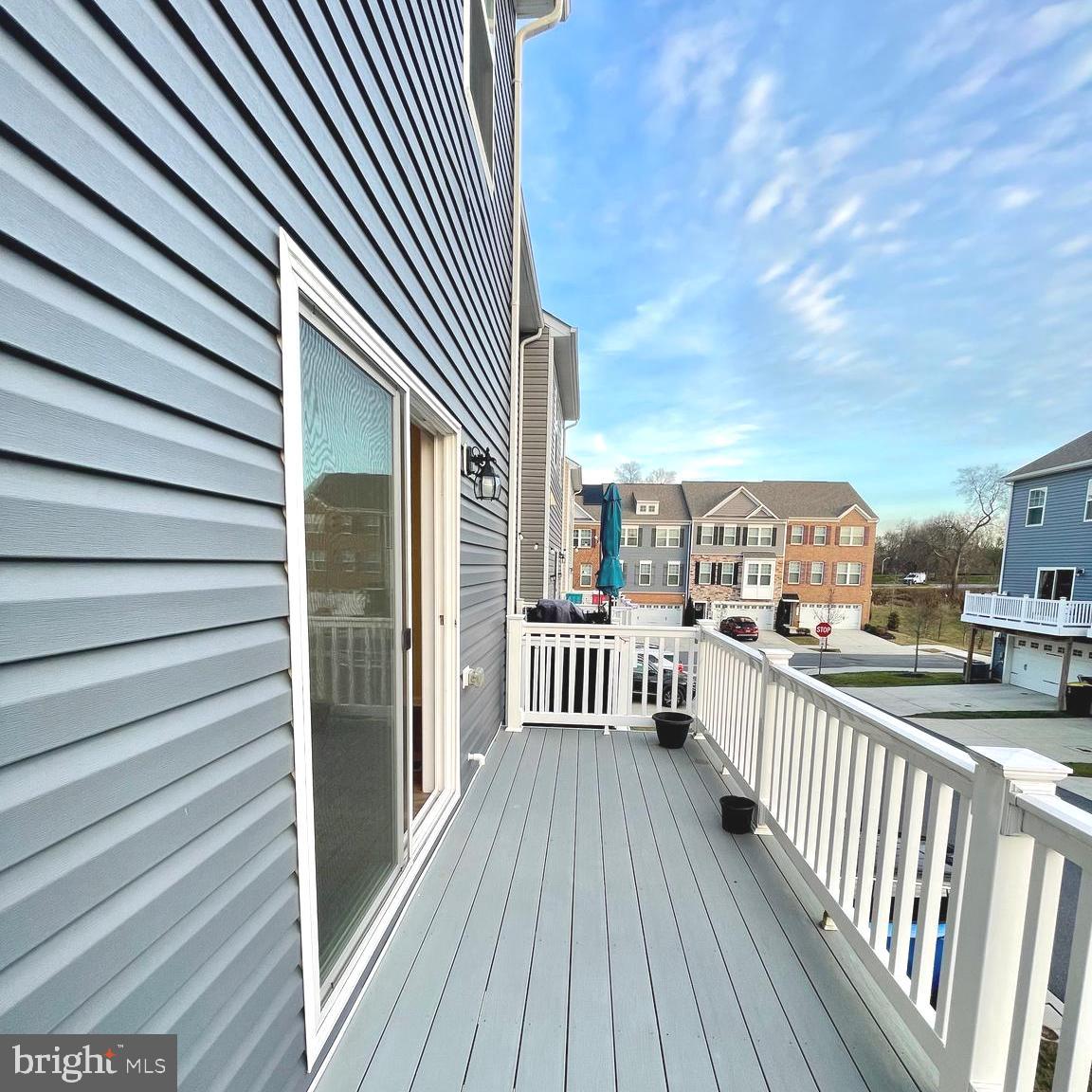 WOODMORE OVERLOOK - Residential Lease