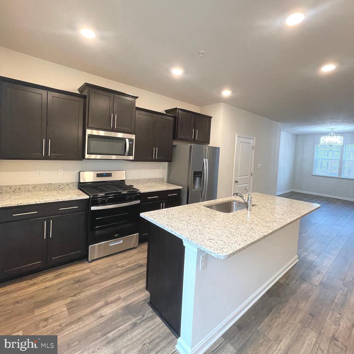 WOODMORE OVERLOOK - Residential Lease