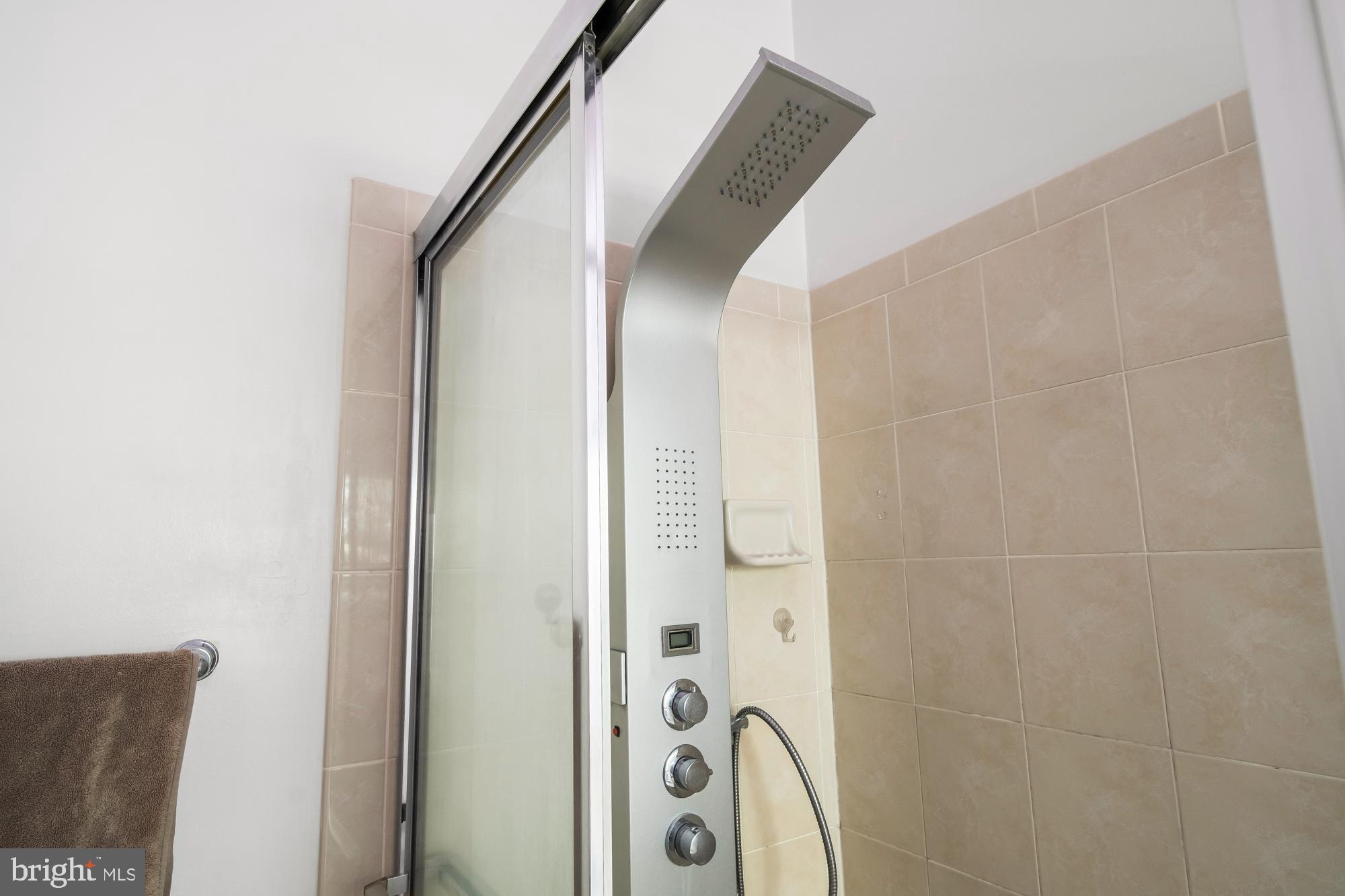 WINDSOR MEWS - Residential Lease