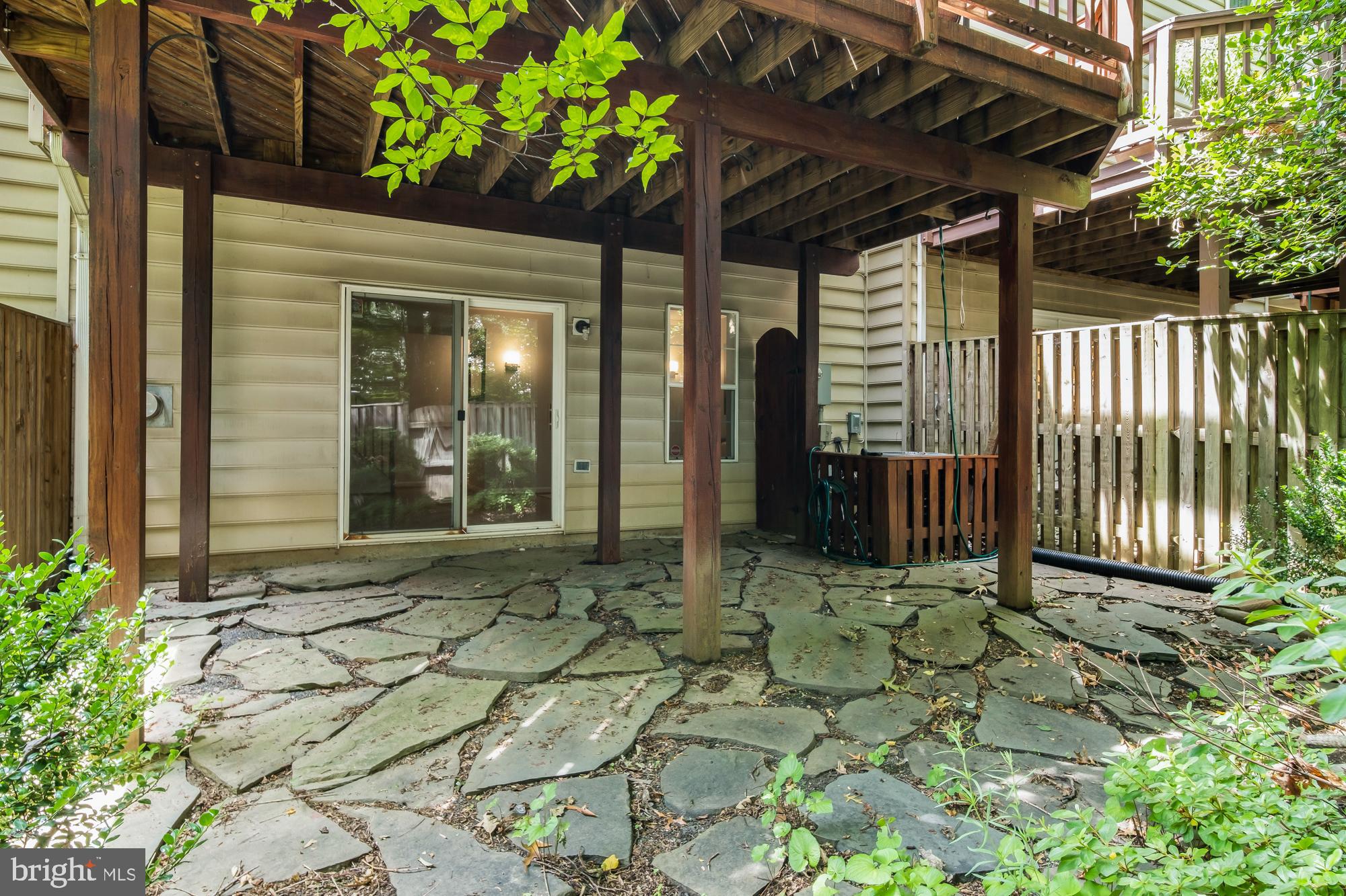 WINDSOR MEWS - Residential Lease