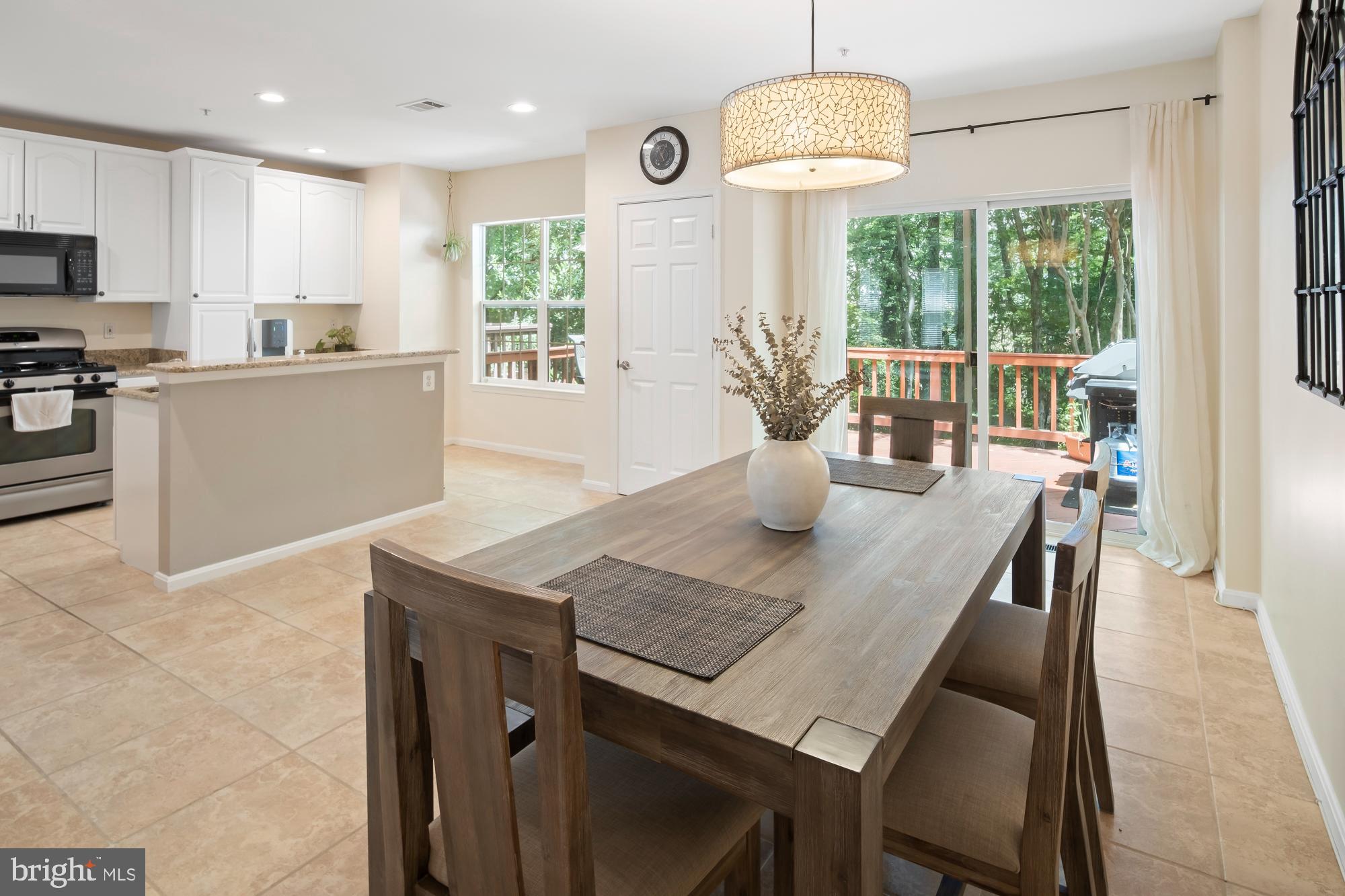 WINDSOR MEWS - Residential Lease