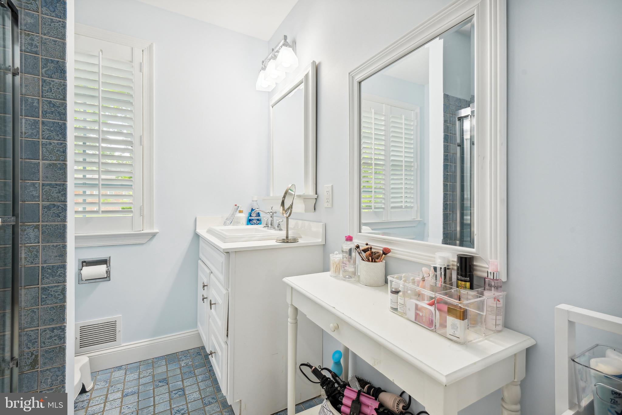 MCAULEY PARK - Residential