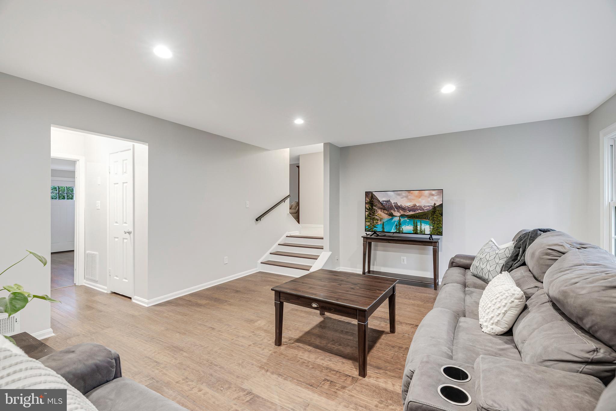 FOX MILL WOODS - Residential