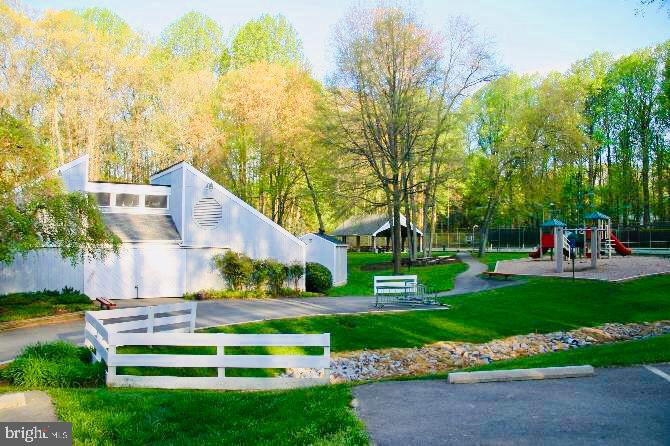 FOX MILL WOODS - Residential