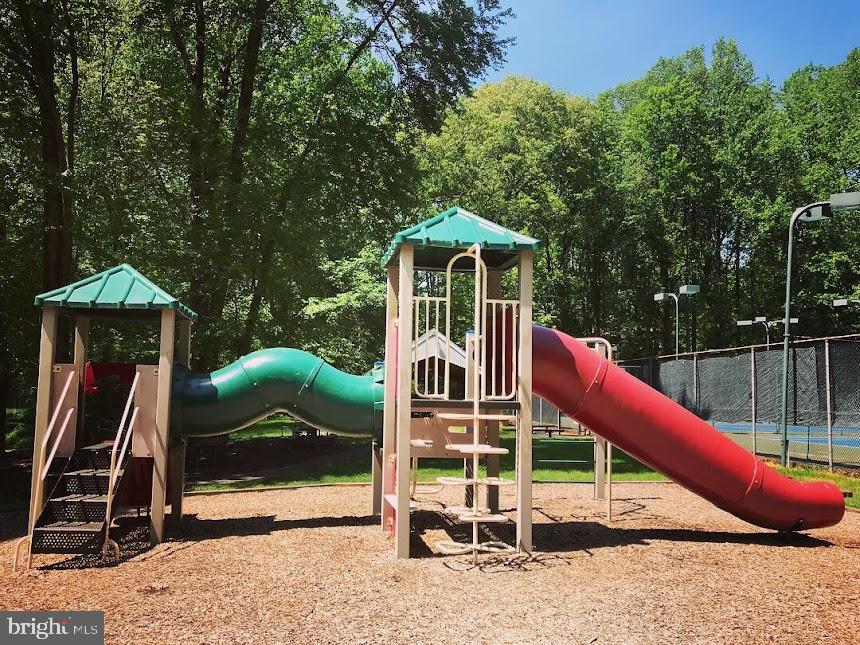 FOX MILL WOODS - Residential