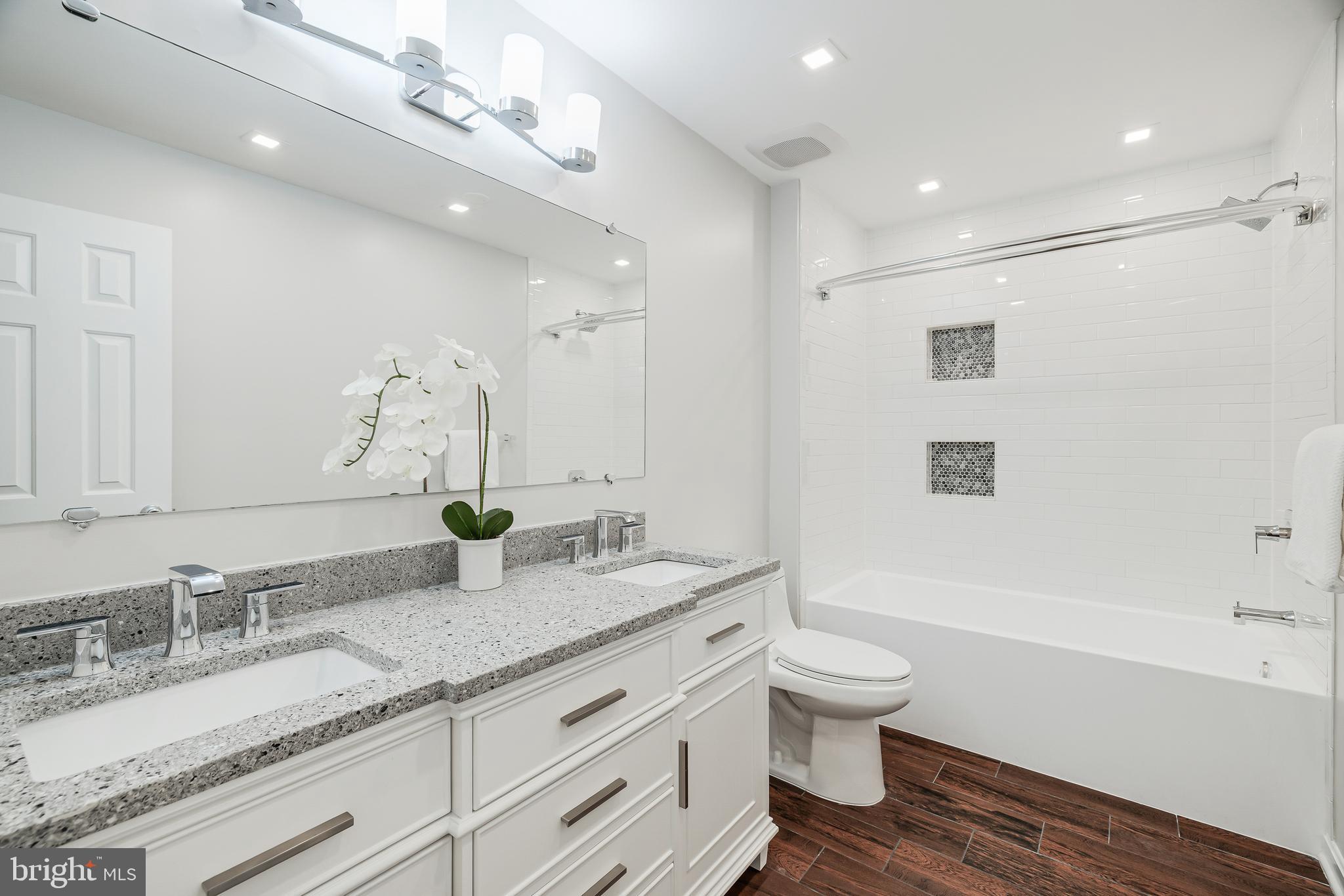 FOX MILL WOODS - Residential