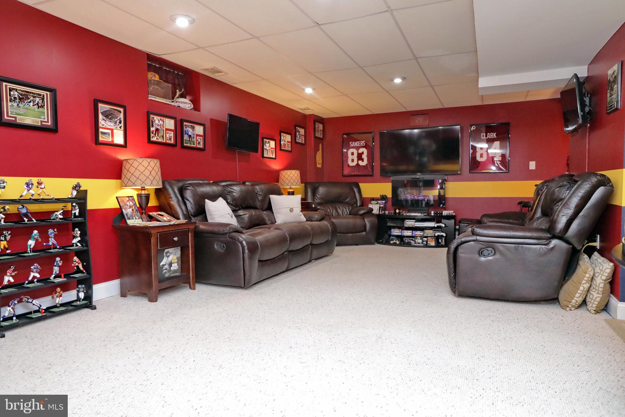 WESTBURY PUB - Residential