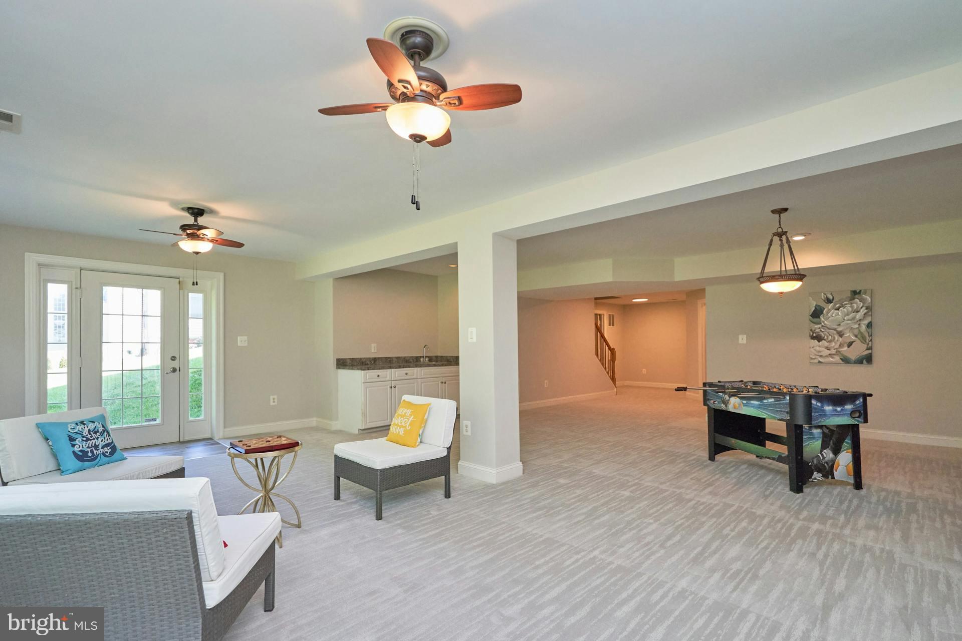 STONEWALL MANOR - Residential