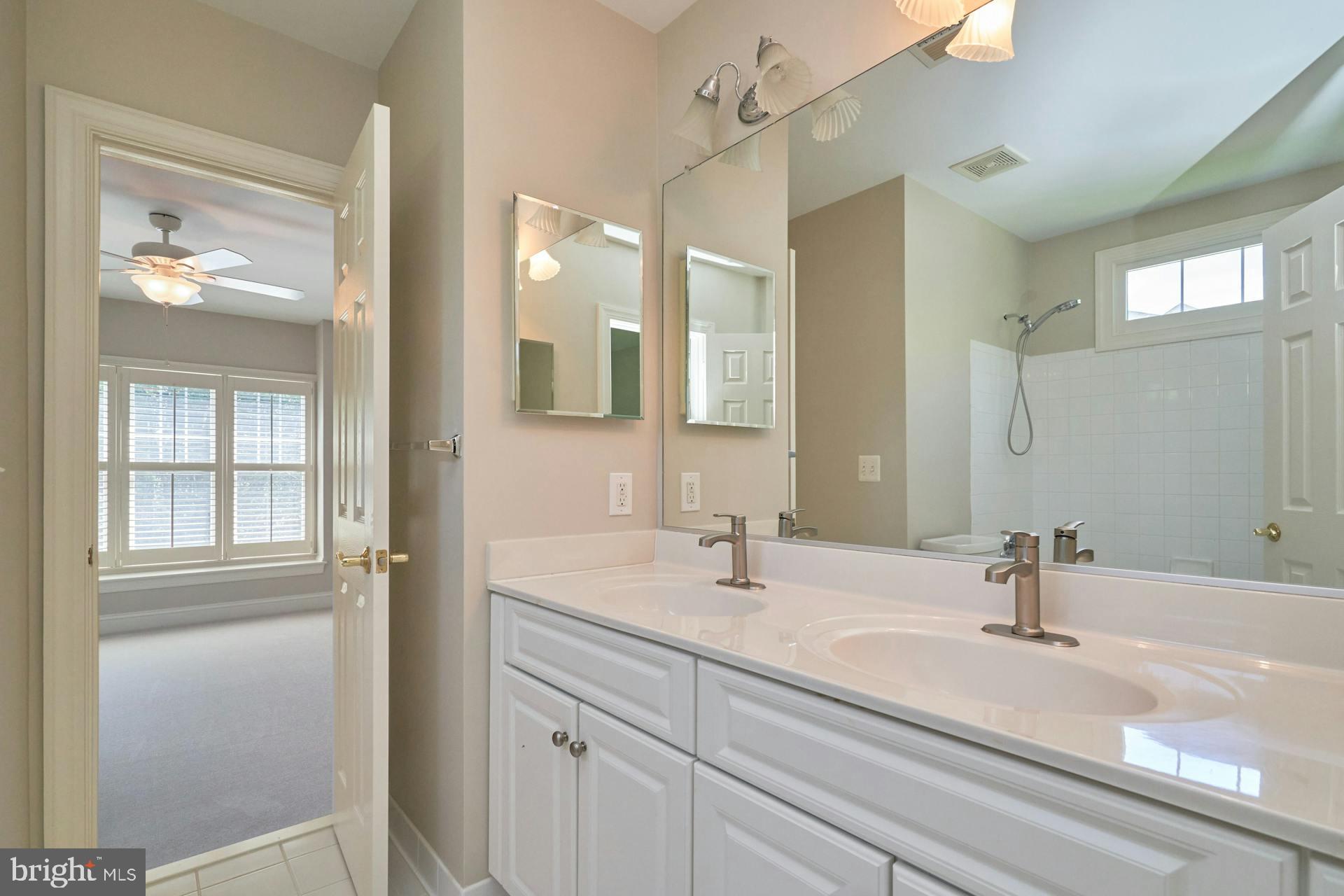 STONEWALL MANOR - Residential