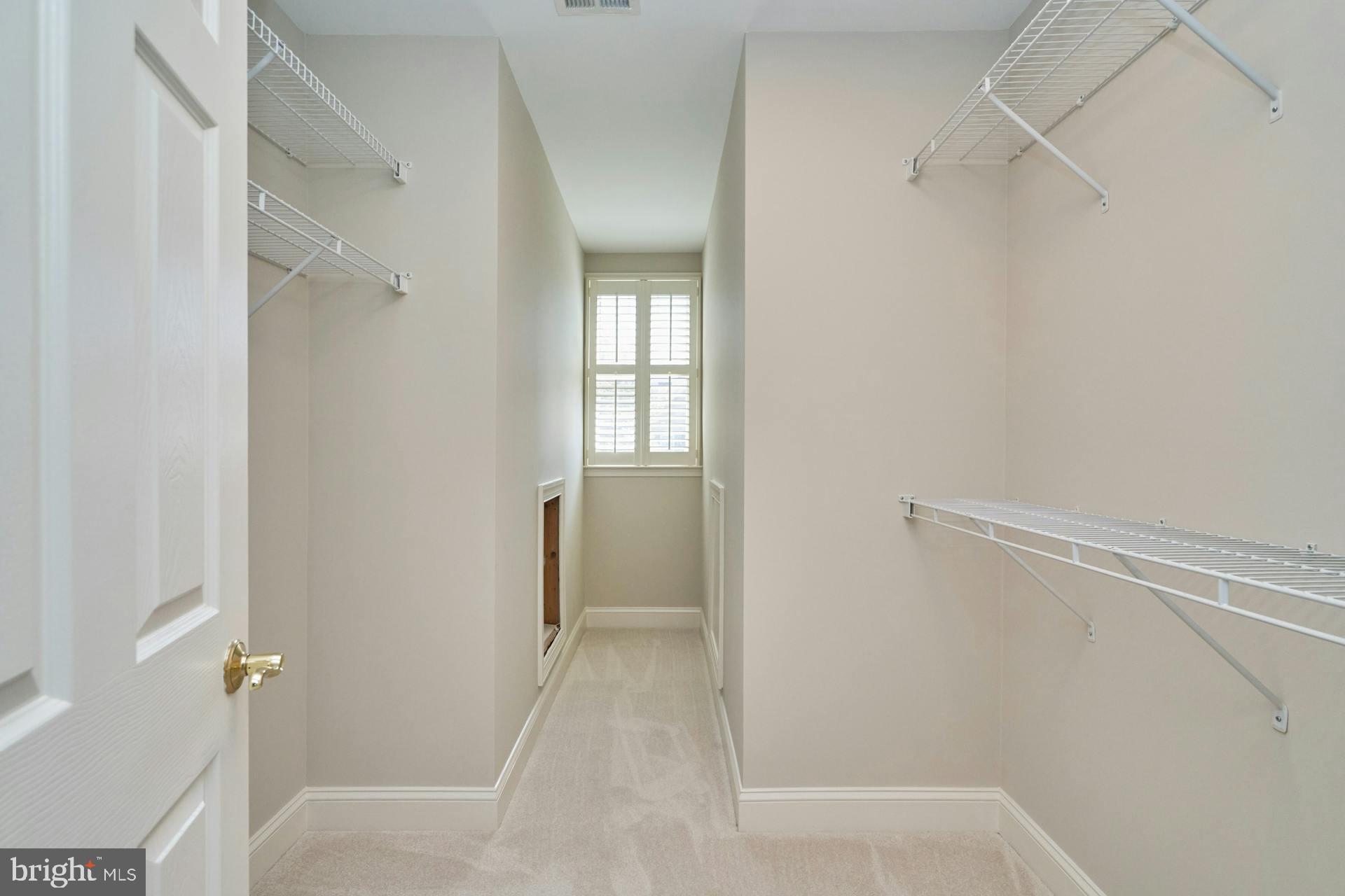 STONEWALL MANOR - Residential