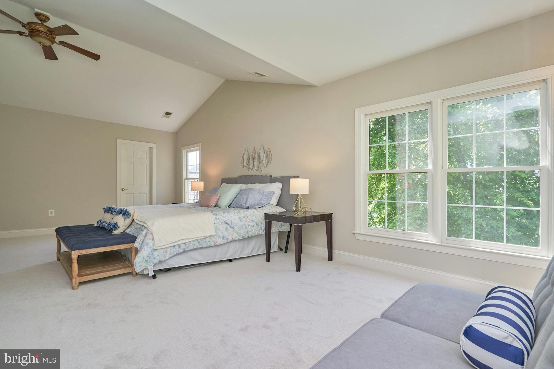 STONEWALL MANOR - Residential