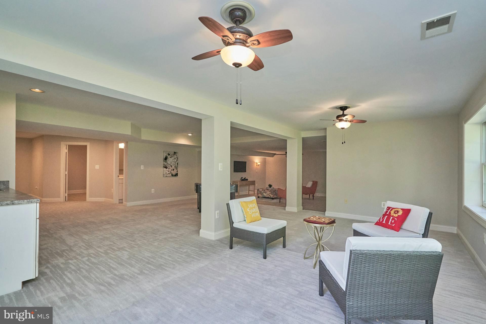 STONEWALL MANOR - Residential