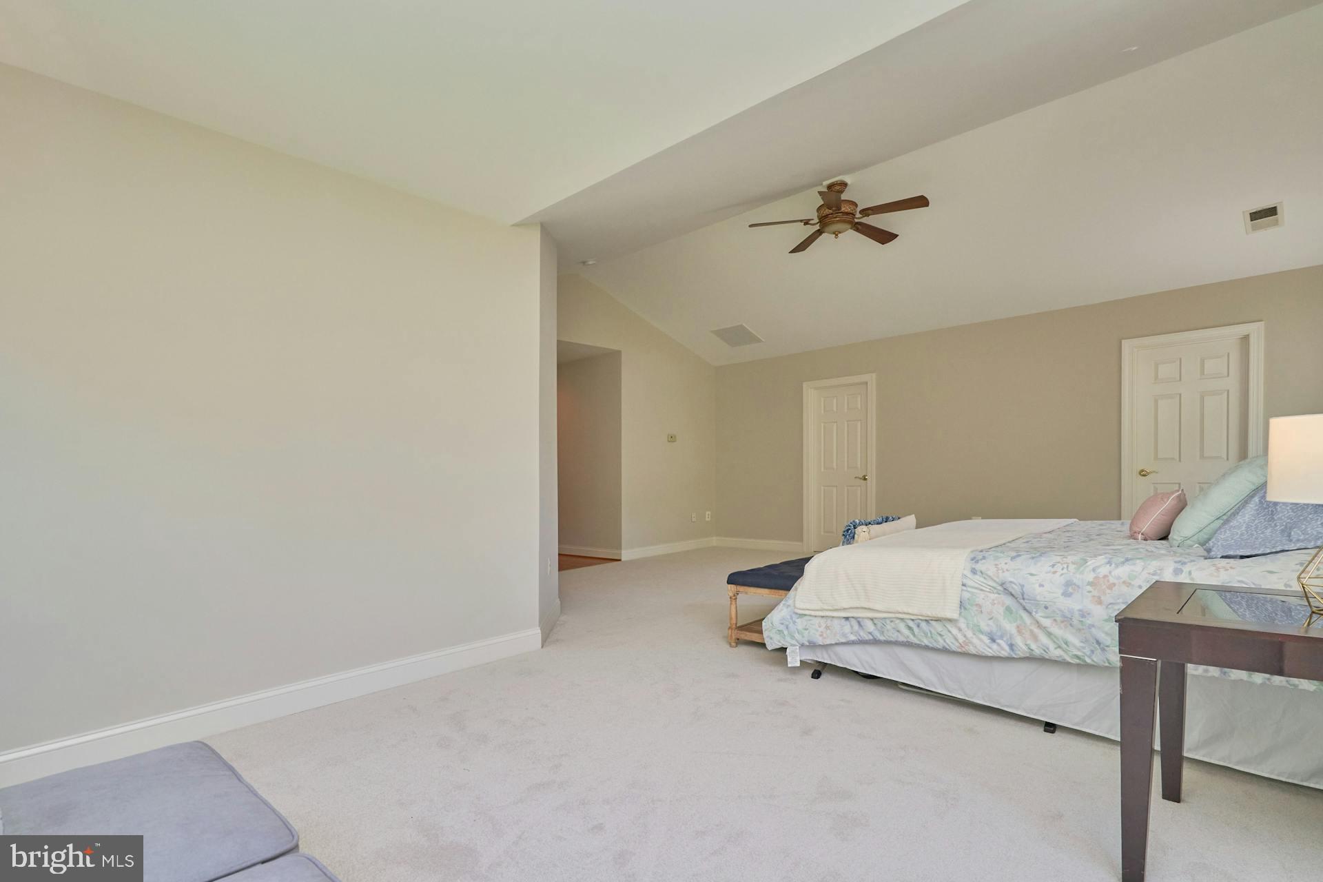 STONEWALL MANOR - Residential