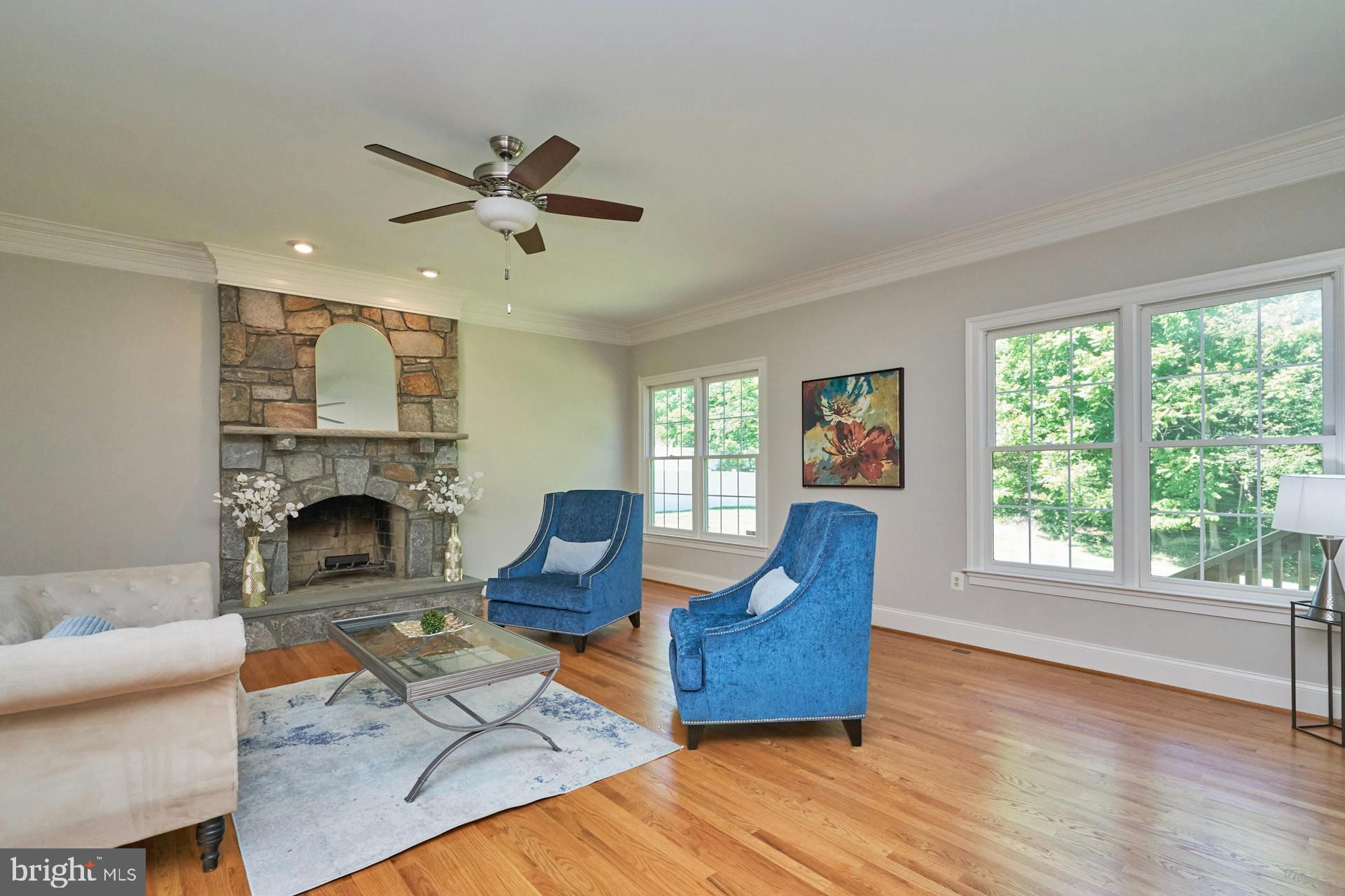 STONEWALL MANOR - Residential