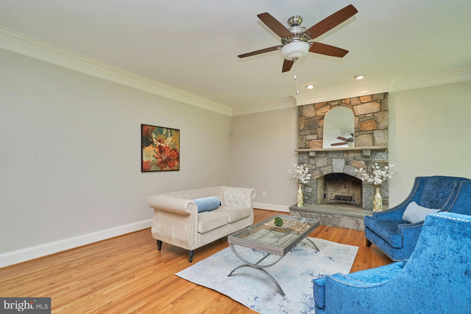 STONEWALL MANOR - Residential