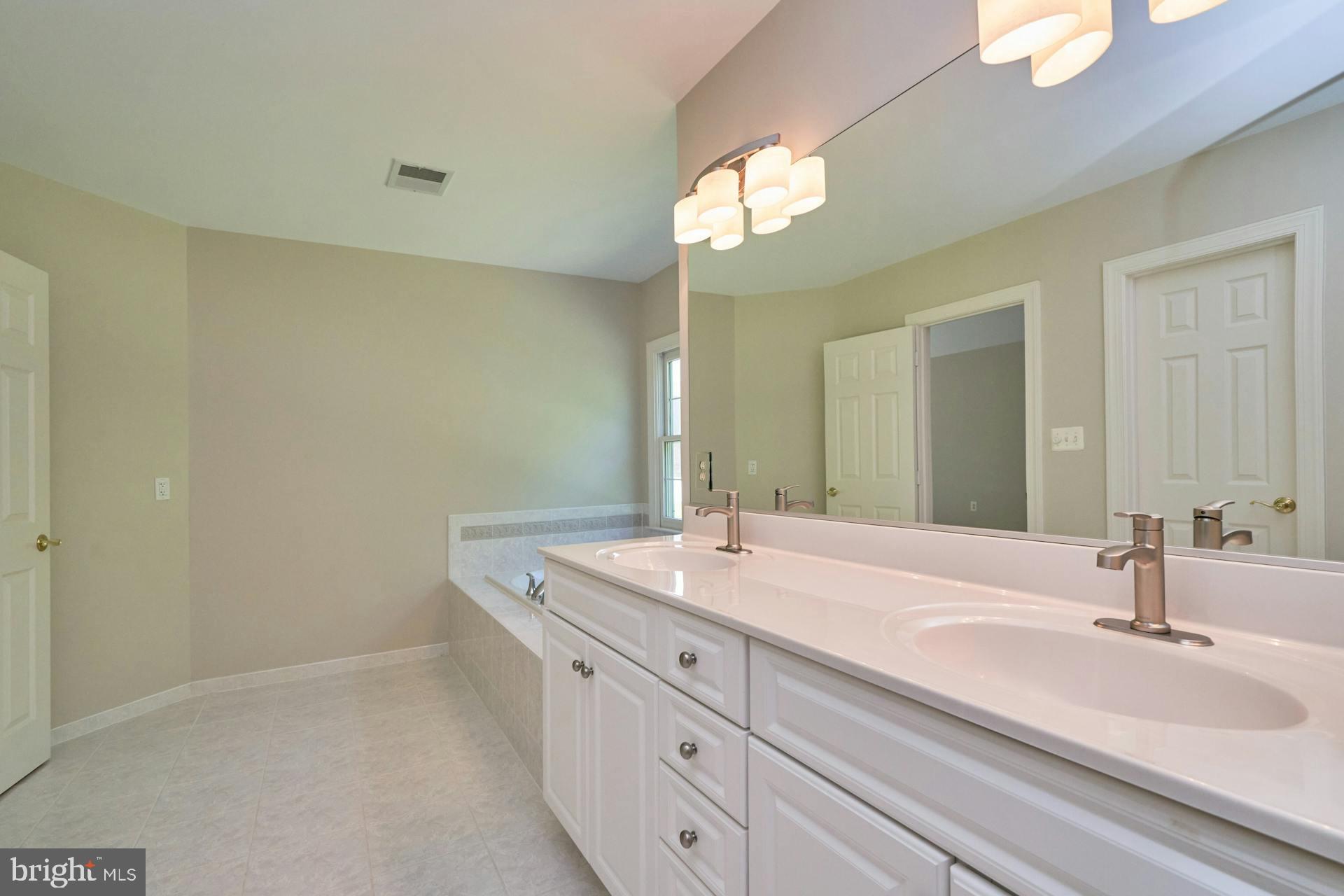 STONEWALL MANOR - Residential