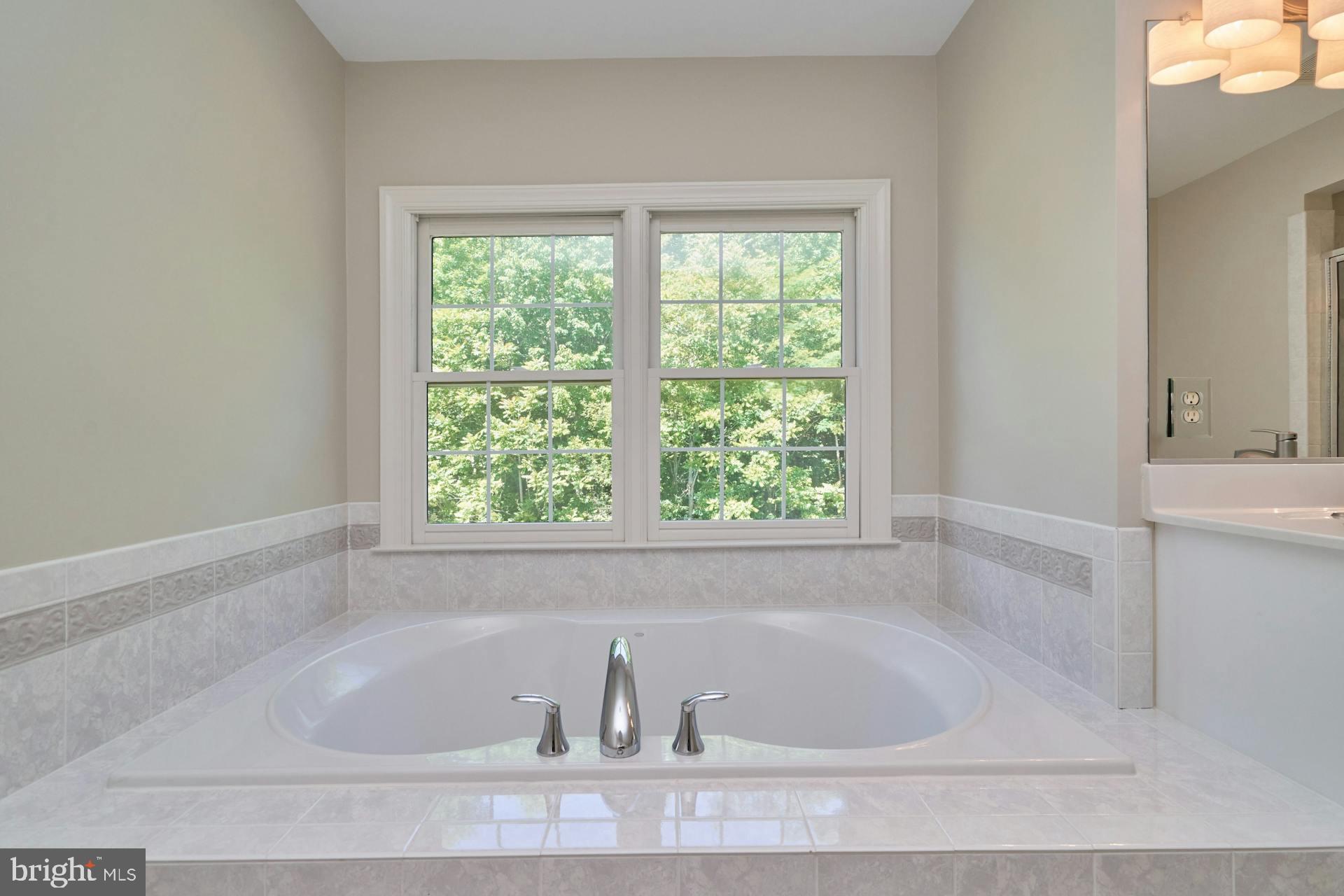 STONEWALL MANOR - Residential