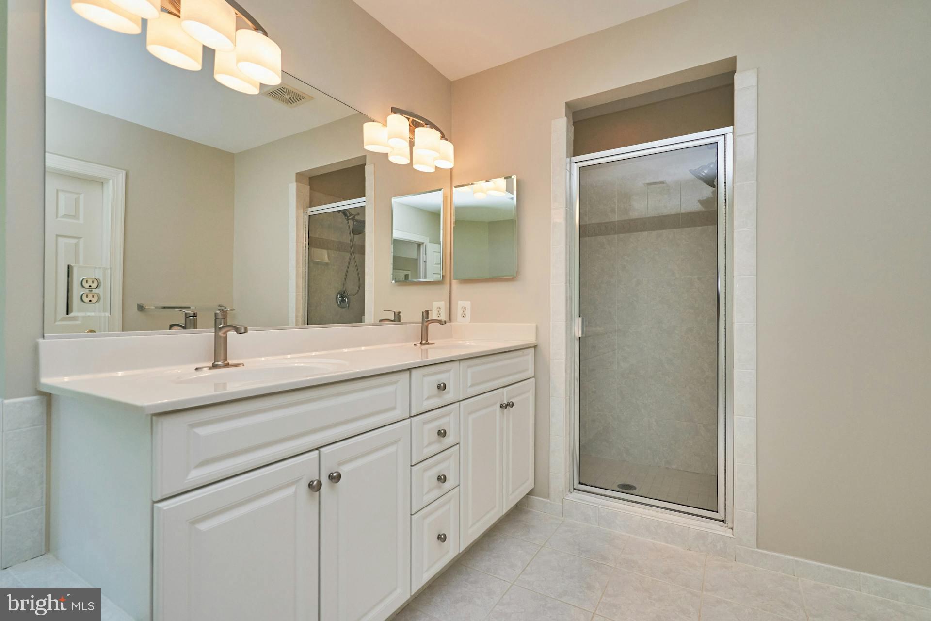 STONEWALL MANOR - Residential