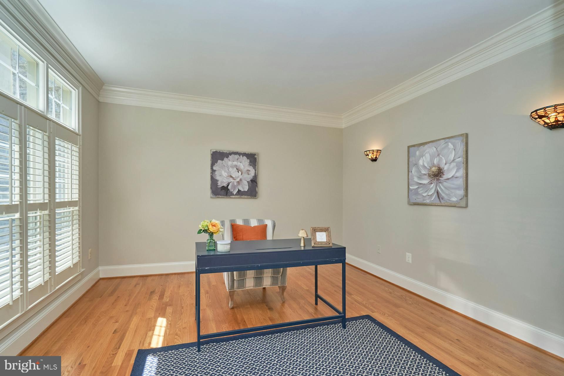 STONEWALL MANOR - Residential