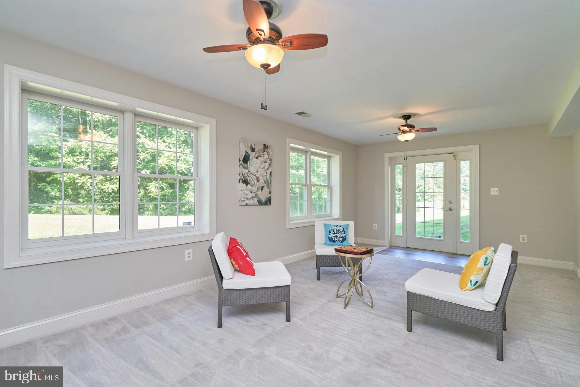 STONEWALL MANOR - Residential