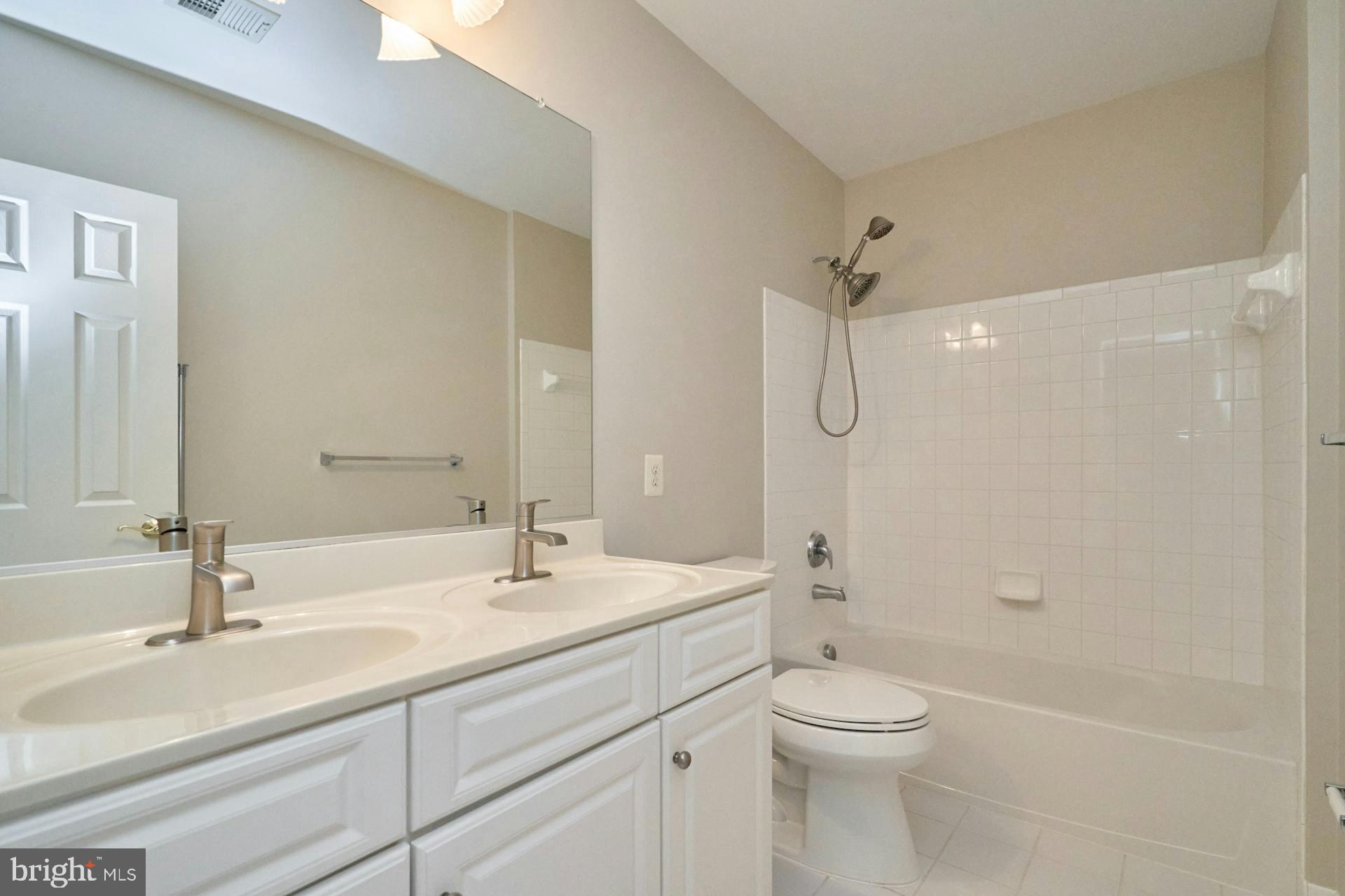 STONEWALL MANOR - Residential