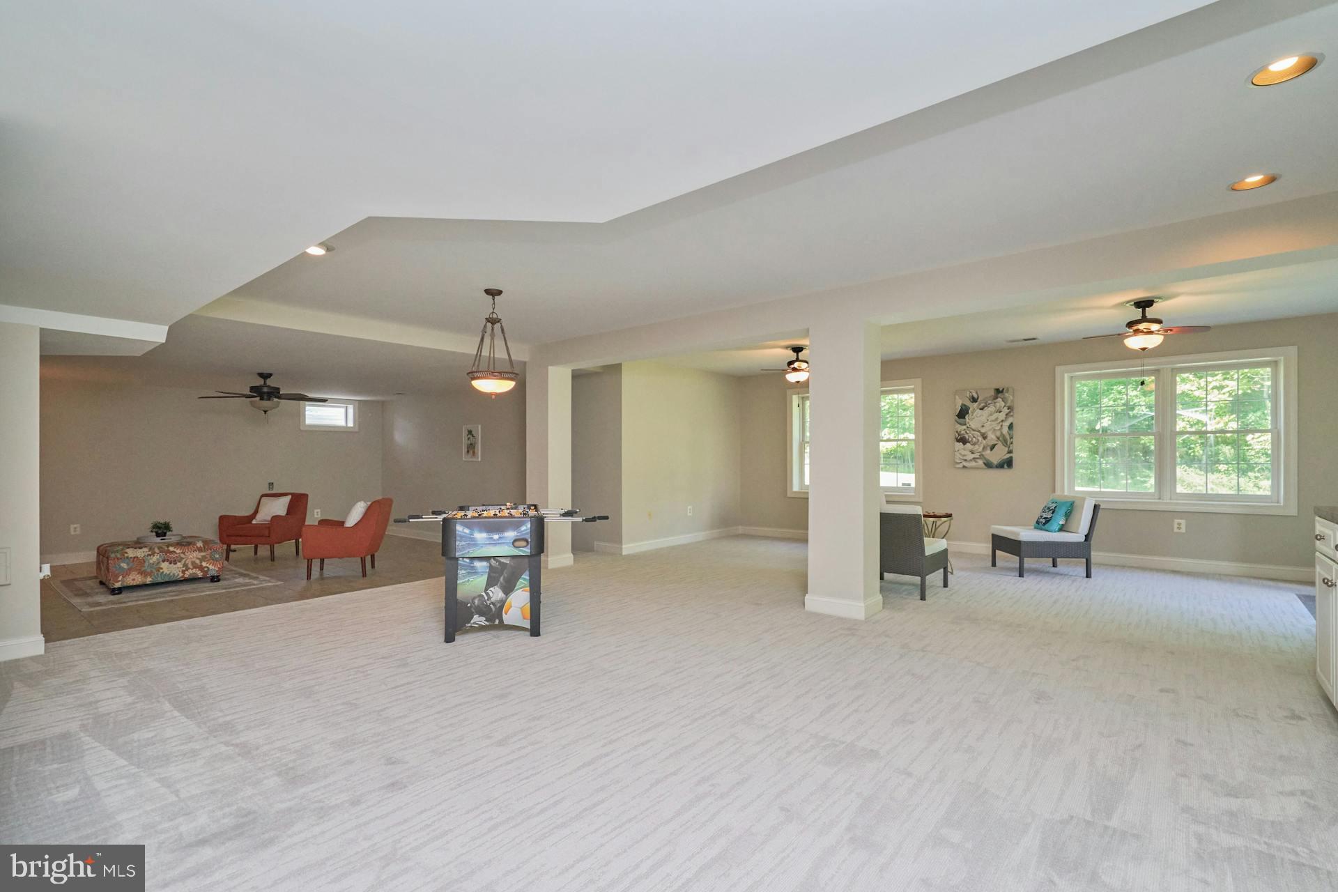 STONEWALL MANOR - Residential