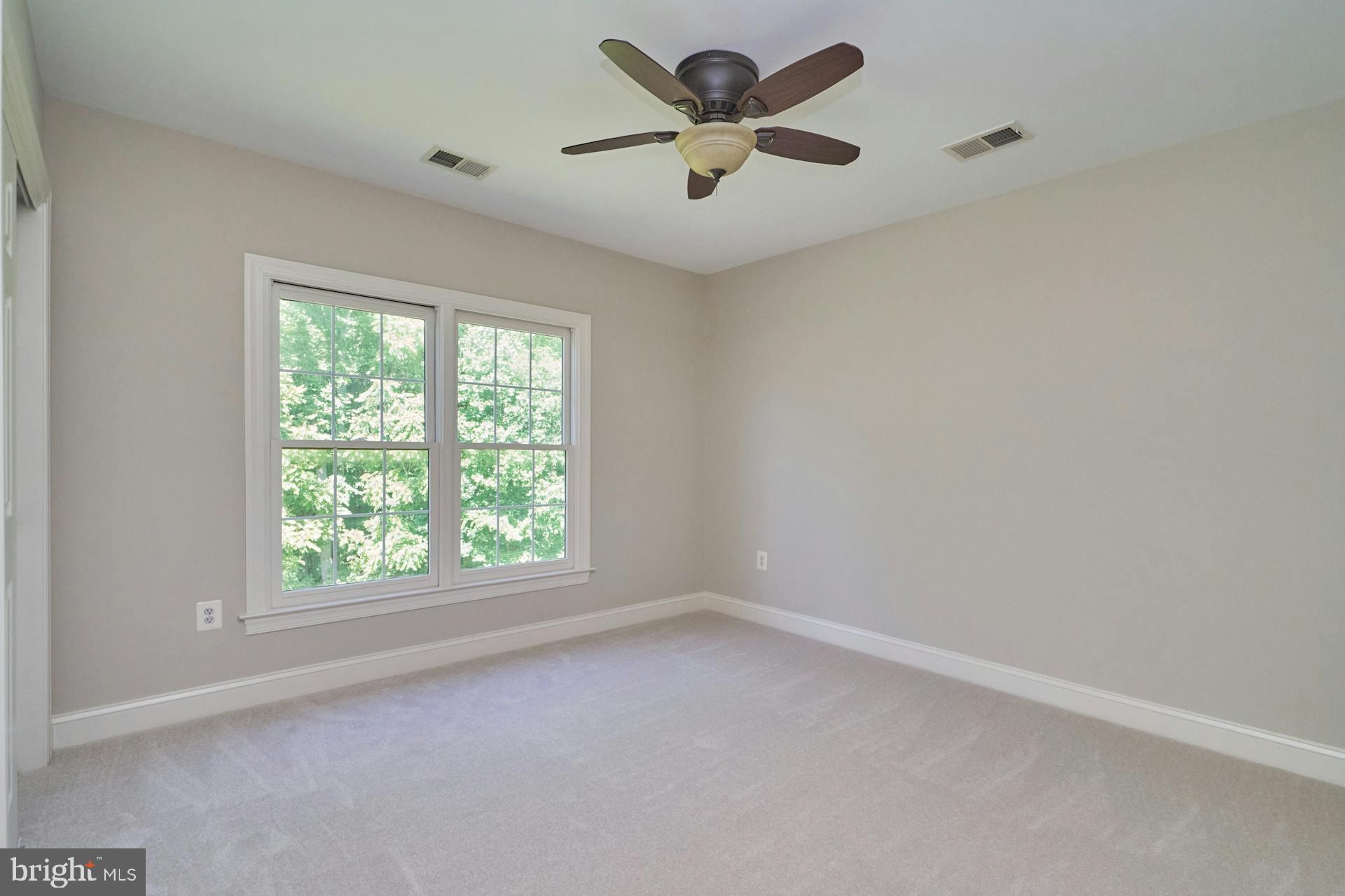 STONEWALL MANOR - Residential