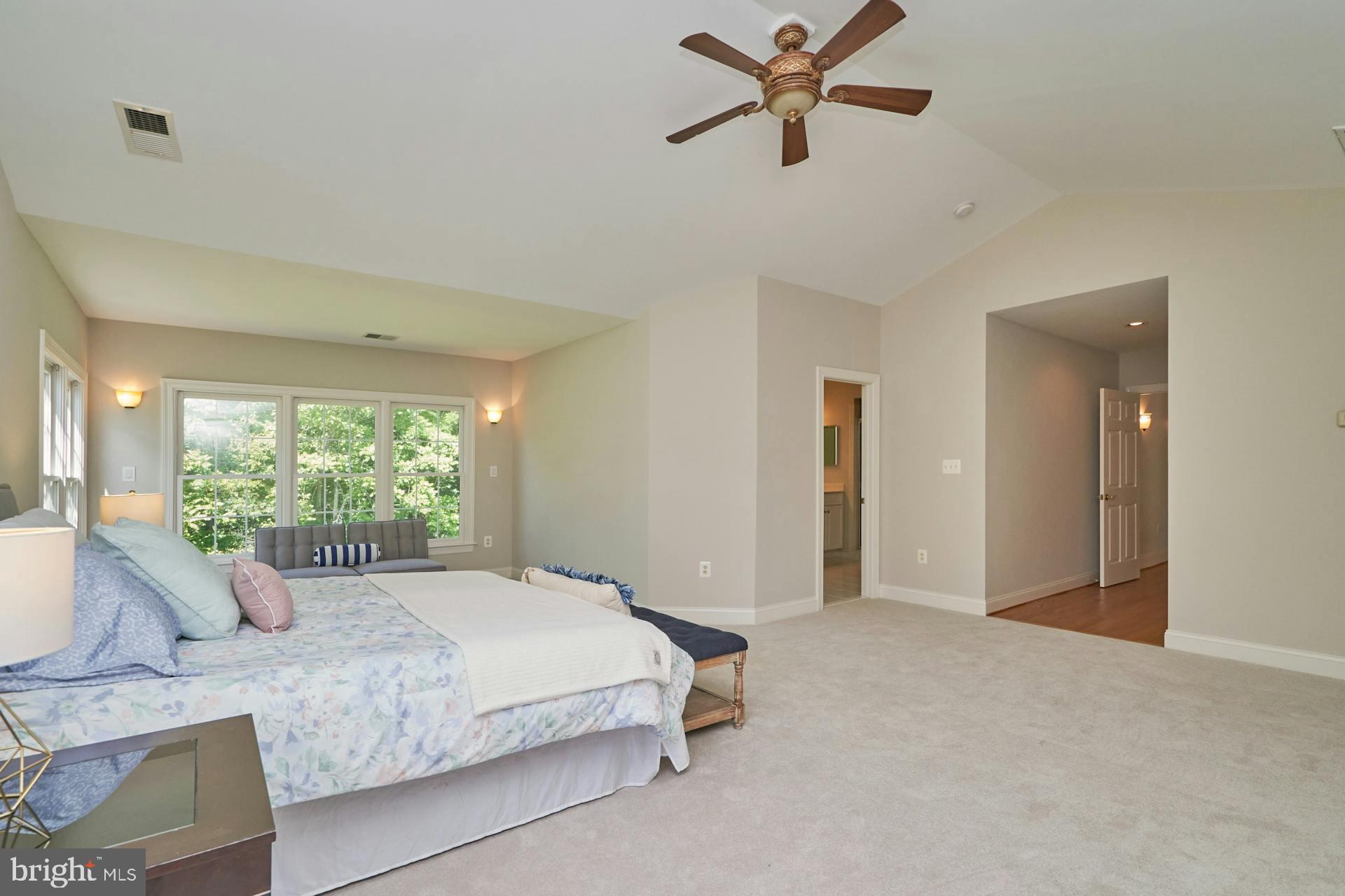 STONEWALL MANOR - Residential