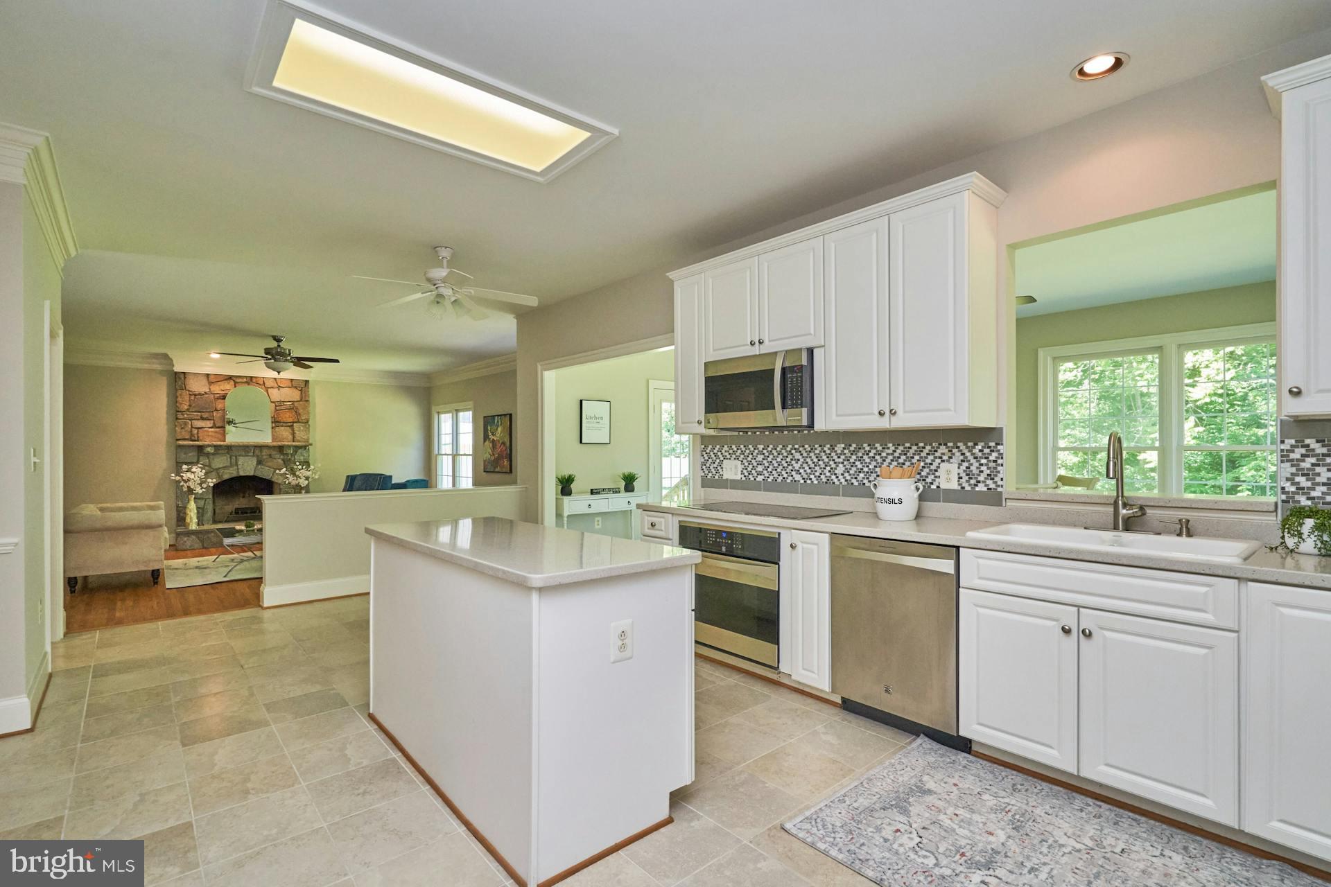 STONEWALL MANOR - Residential