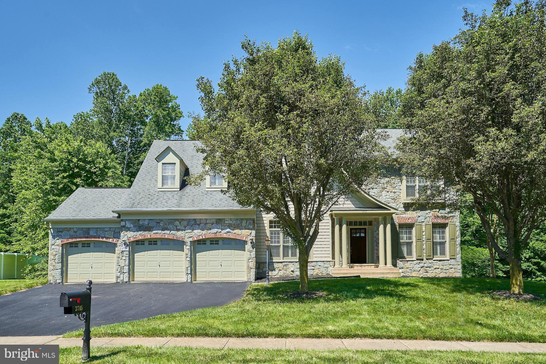 STONEWALL MANOR - Residential