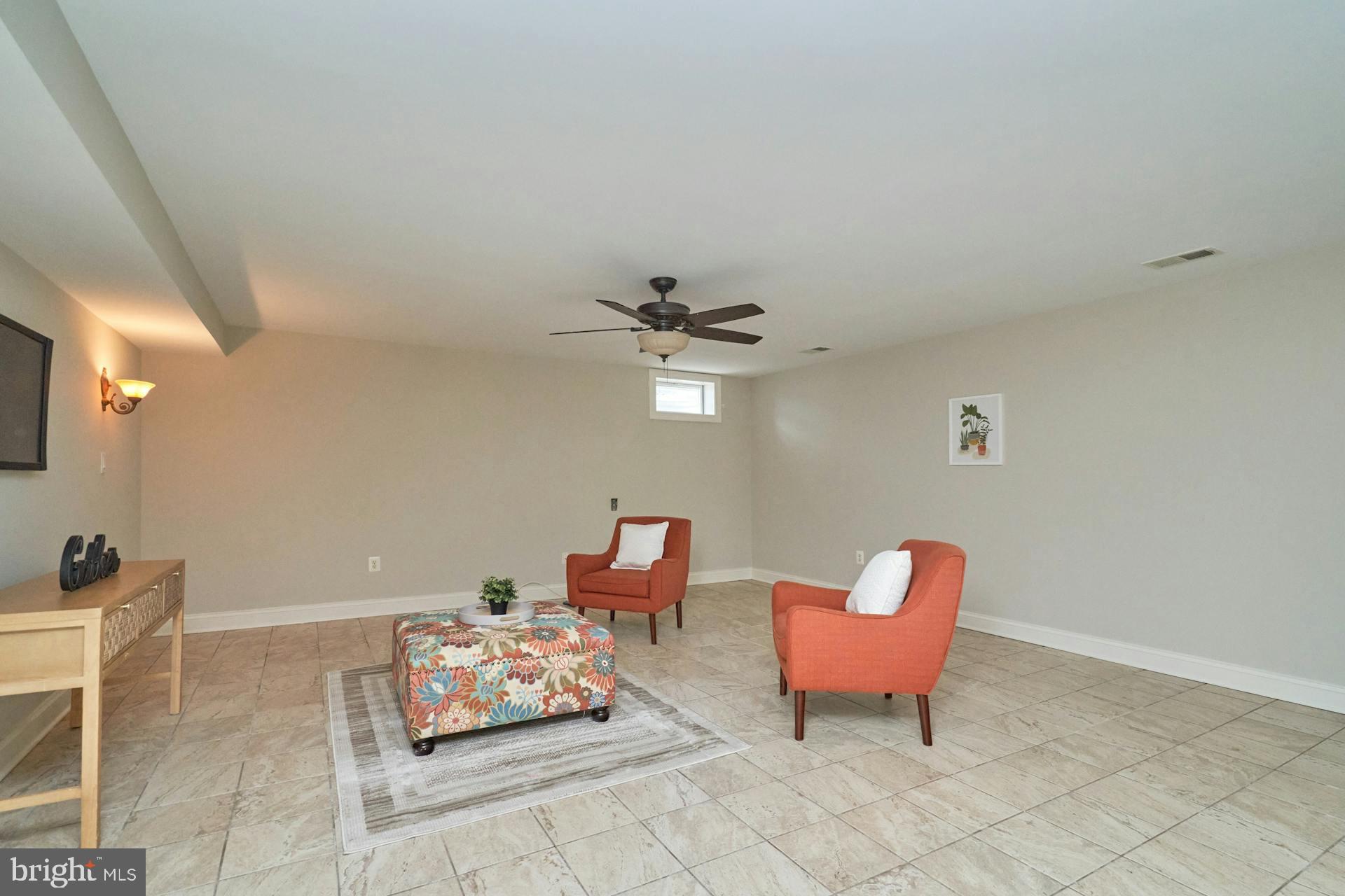 STONEWALL MANOR - Residential