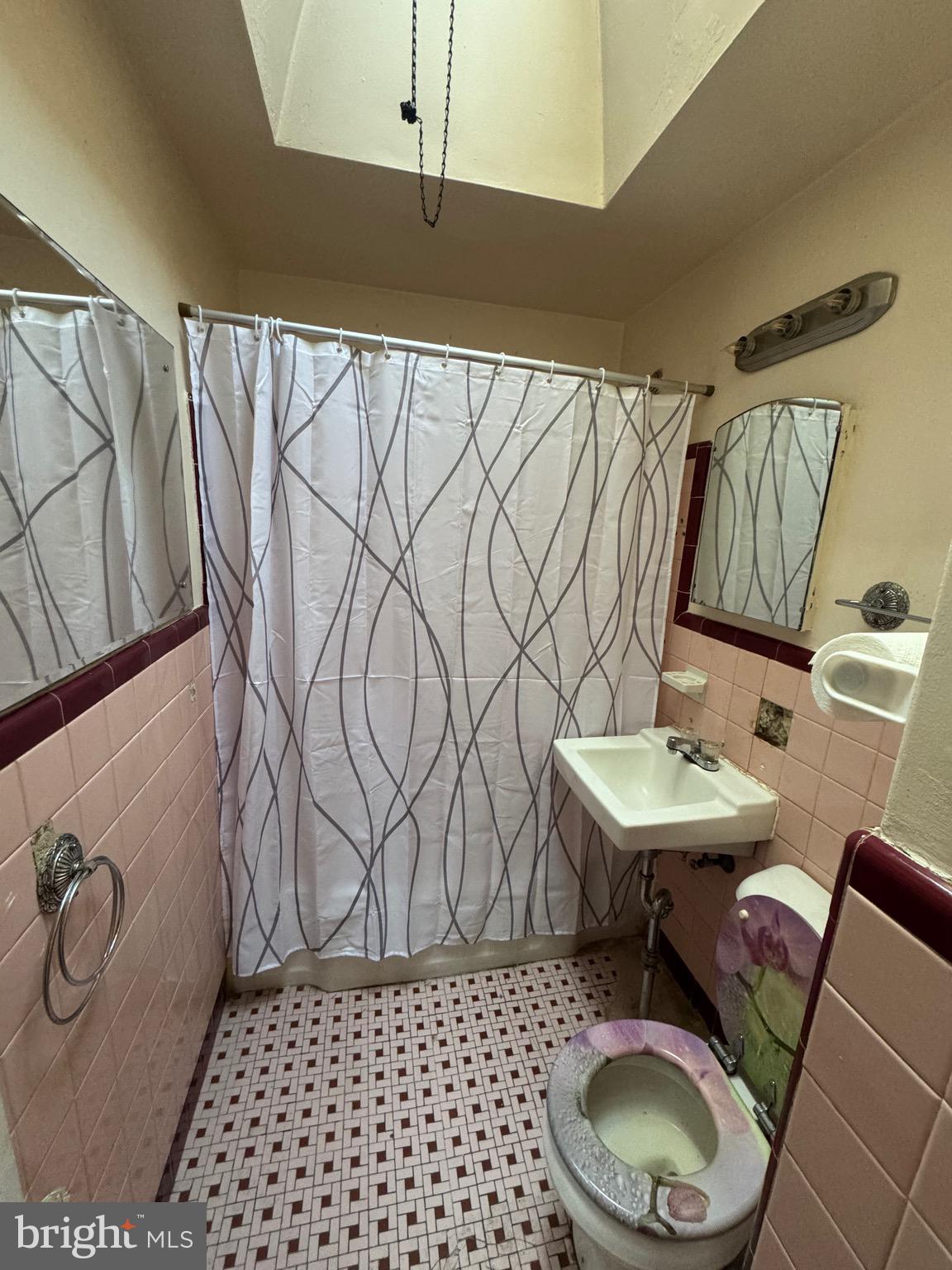 WEST OAK LANE - Residential