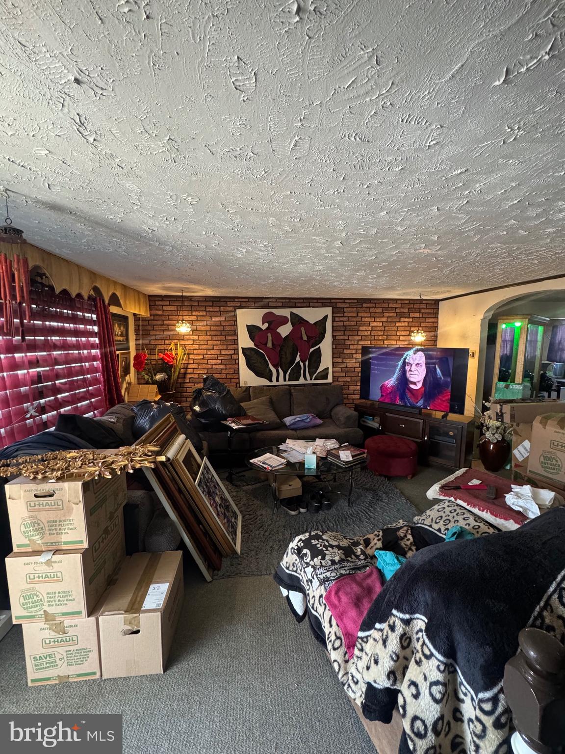 WEST OAK LANE - Residential