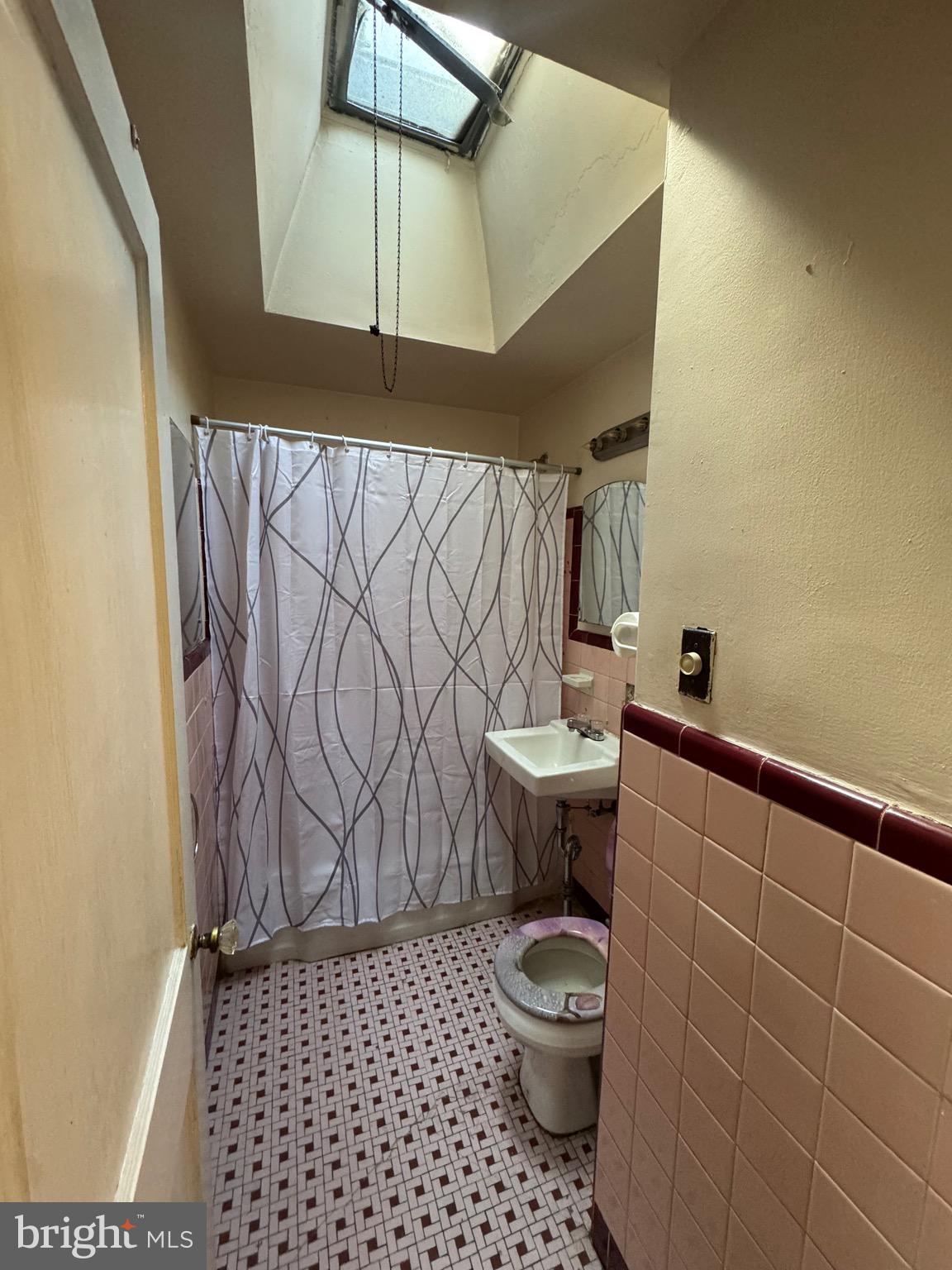 WEST OAK LANE - Residential