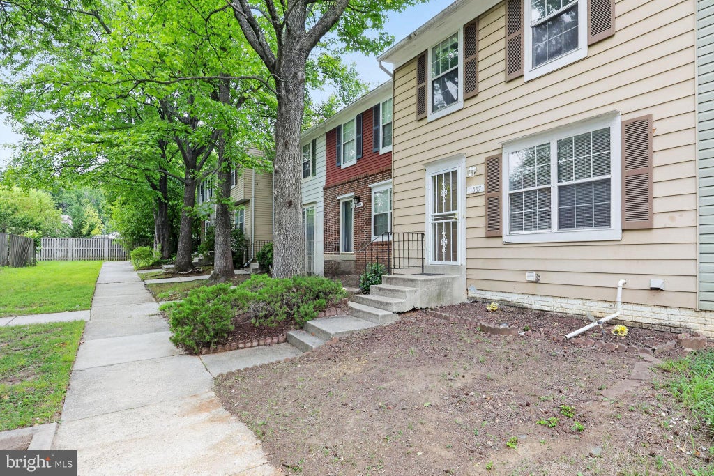 Photo of 1007 Saint Michaels Drive, BOWIE, MD 20721 (MLS # MDPG2207772)