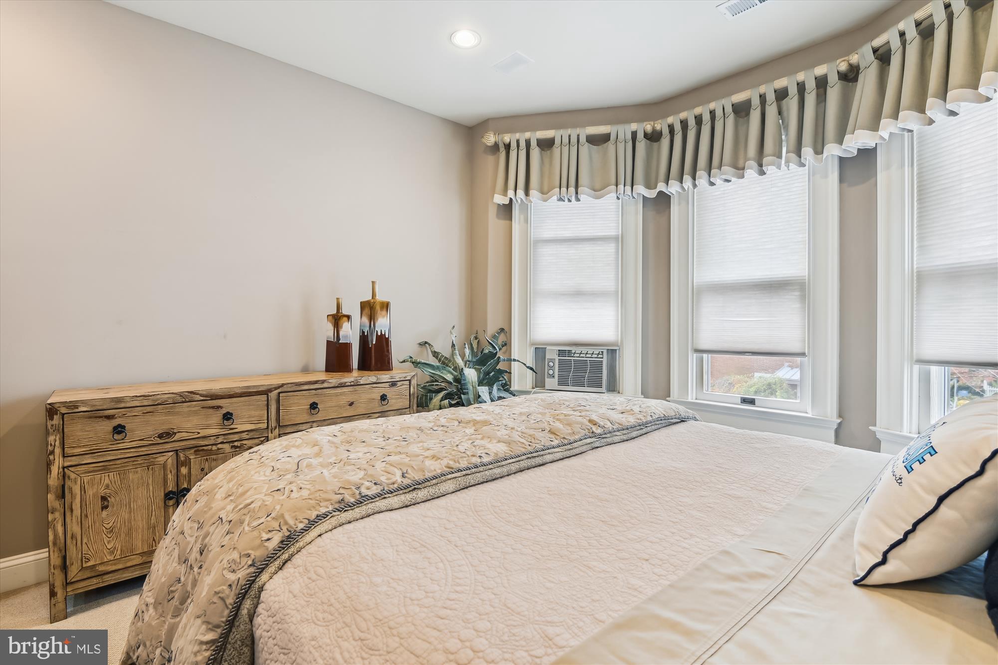 HISTORIC DISTRICT - Residential