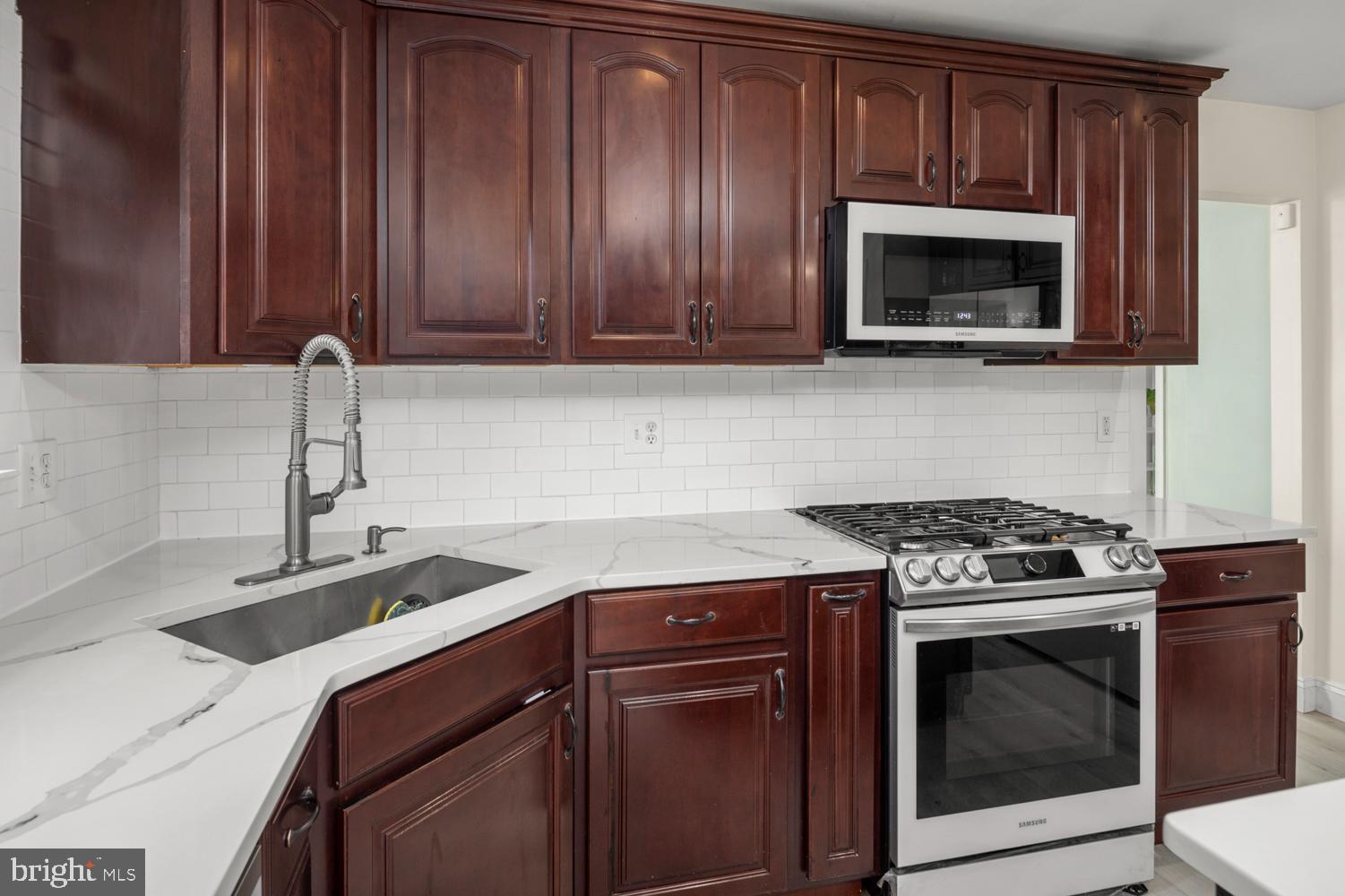 STEWARTS LANDING - Residential