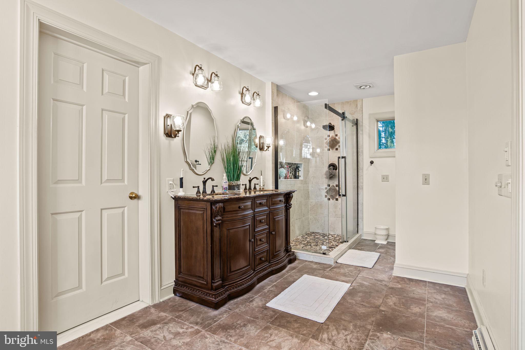 HEPPLEWHITE ESTATES - Residential