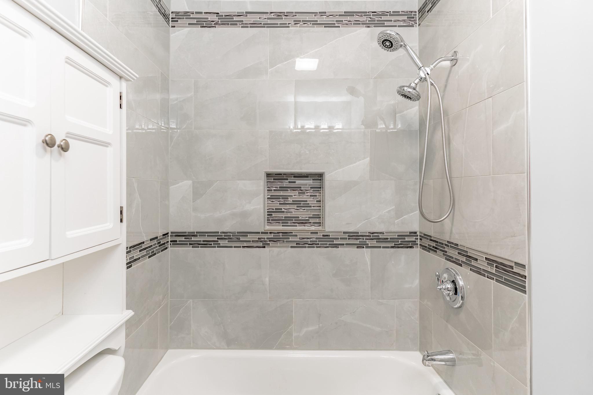 HICKORY HILL - Residential